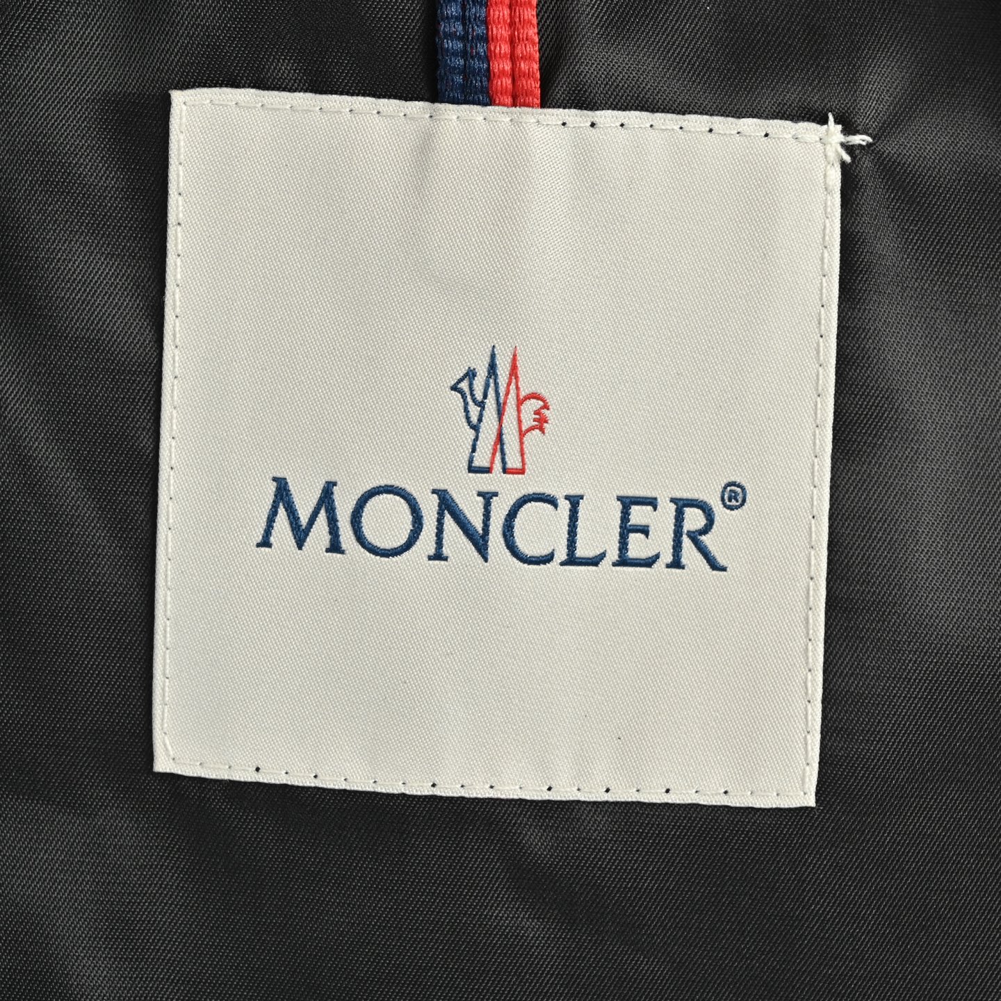 Moncler 蒙口 手臂口袋轻奢休闲风连帽薄外套