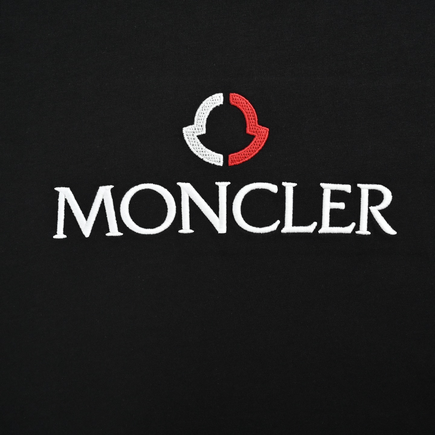 Moncler 蒙口 立体字母logo刺绣短袖