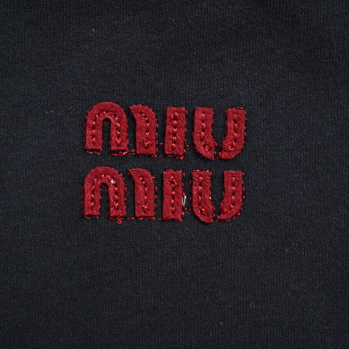 Miu Miu 缪缪 26ss 撞色拼接长袖T恤-Chinese UA Cheap High Quatity Brand Clothes Bags handbags Sneakers wholesale wholesaler seller from China Factory suppliers Fashion Clothing Shoes best Quality Beautiful Price Miu Miu 缪缪 26ss 撞色拼接长袖T恤