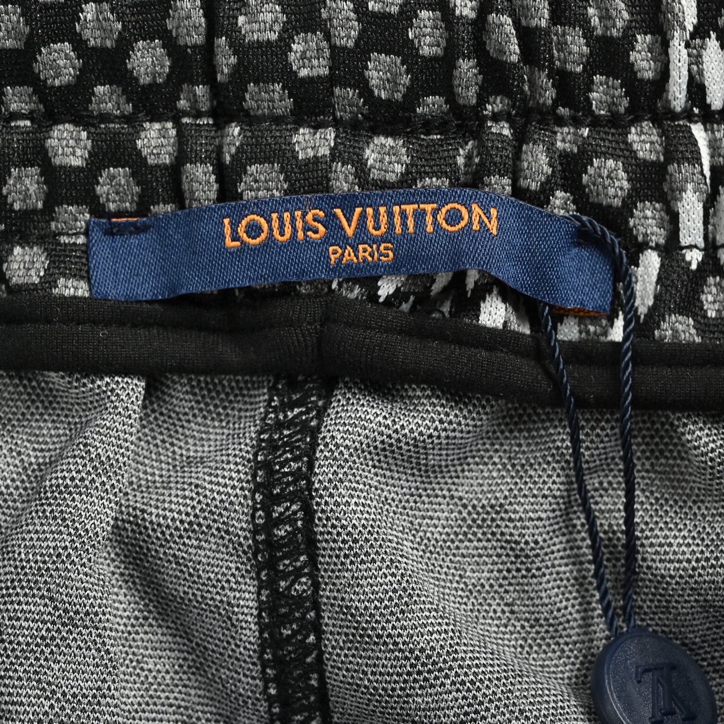 Louis Vuitton 路易威登 水钻字母logo棋盘格短裤-Chinese UA Cheap High Quatity Brand Clothes Bags handbags Sneakers wholesale wholesaler seller from China Factory suppliers Fashion Clothing Shoes best Quality Beautiful Price Louis Vuitton 路易威登 水钻字母logo棋盘格短裤