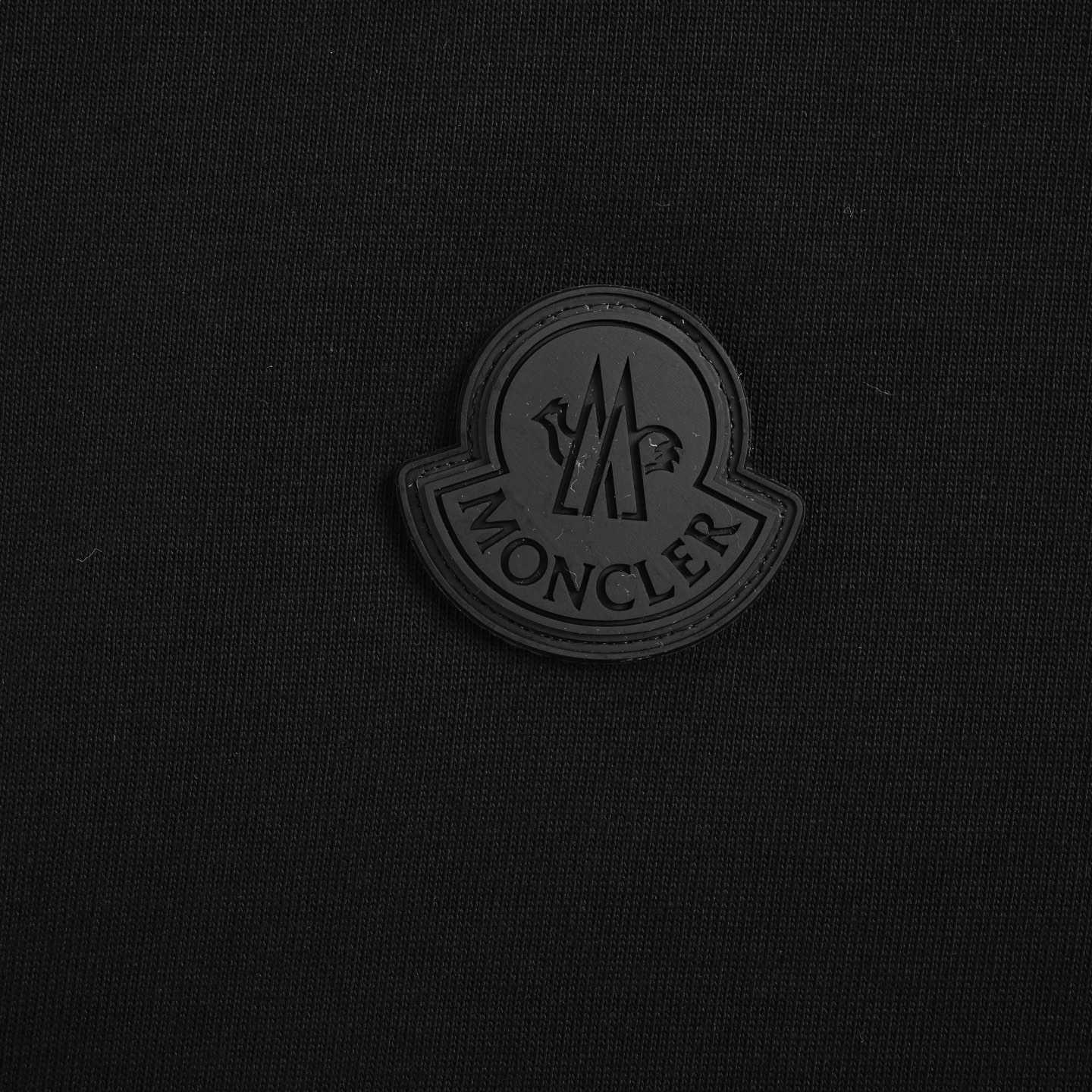 Moncler 蒙口 胸口刺绣黑标logo短袖