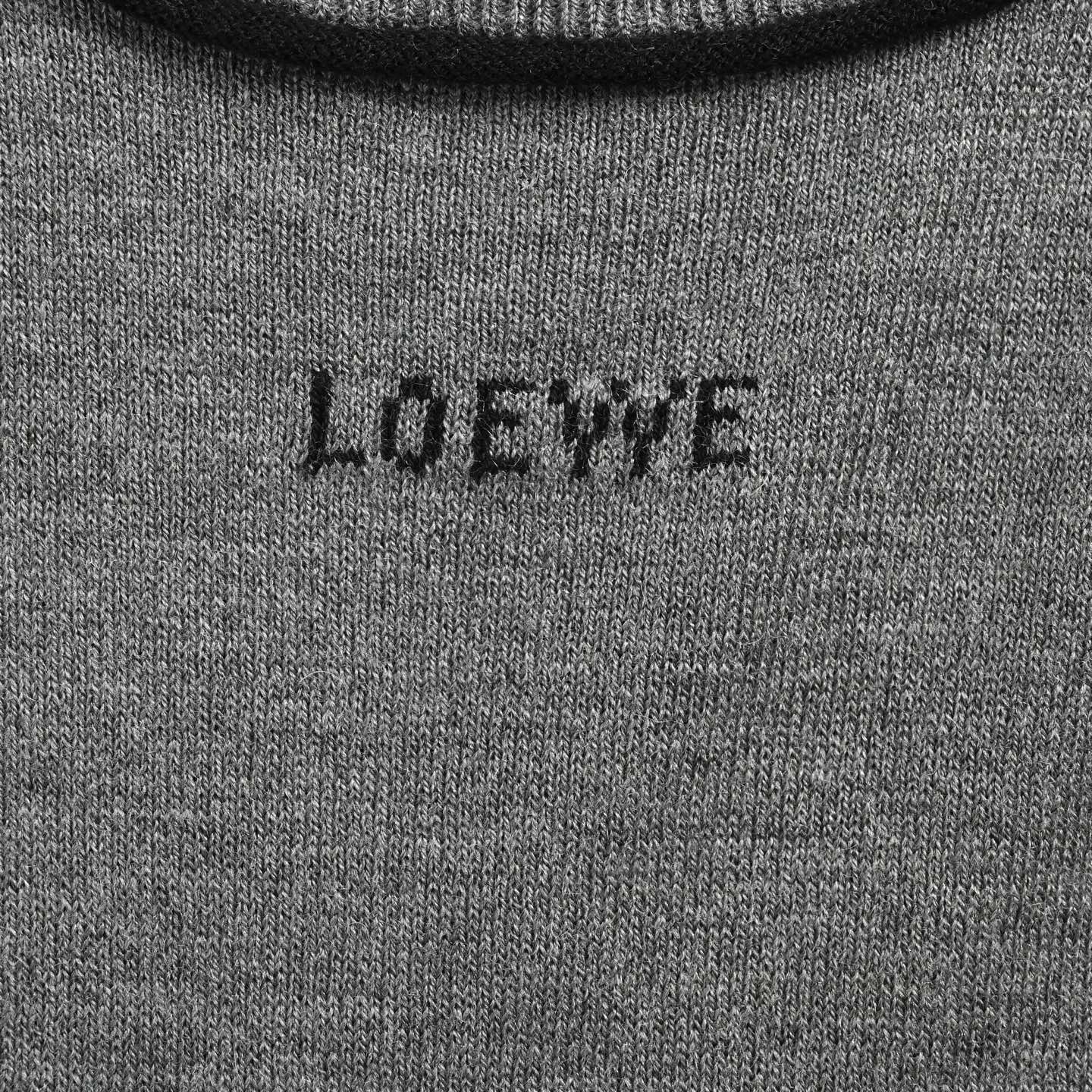 Loewe/罗意威 领字母提花针织短袖-莆田鞋,莆田鞋货源,高仿鞋,高仿鞋货源,安福档口,莆田高仿鞋,莆田鞋批发,高仿鞋批发,莆田高仿运动鞋,高仿运动鞋,莆田运动鞋 Loewe/罗意威 领字母提花针织短袖