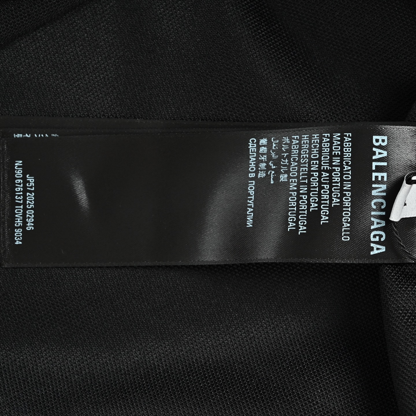 Balenciaga 巴黎世家 曼联尼龙黑红拼徽标长袖T恤-Chinese UA Cheap High Quatity Brand Clothes Bags handbags Sneakers wholesale wholesaler seller from China Factory suppliers Fashion Clothing Shoes best Quality Beautiful Price Balenciaga 巴黎世家 曼联尼龙黑红拼徽标长袖T恤