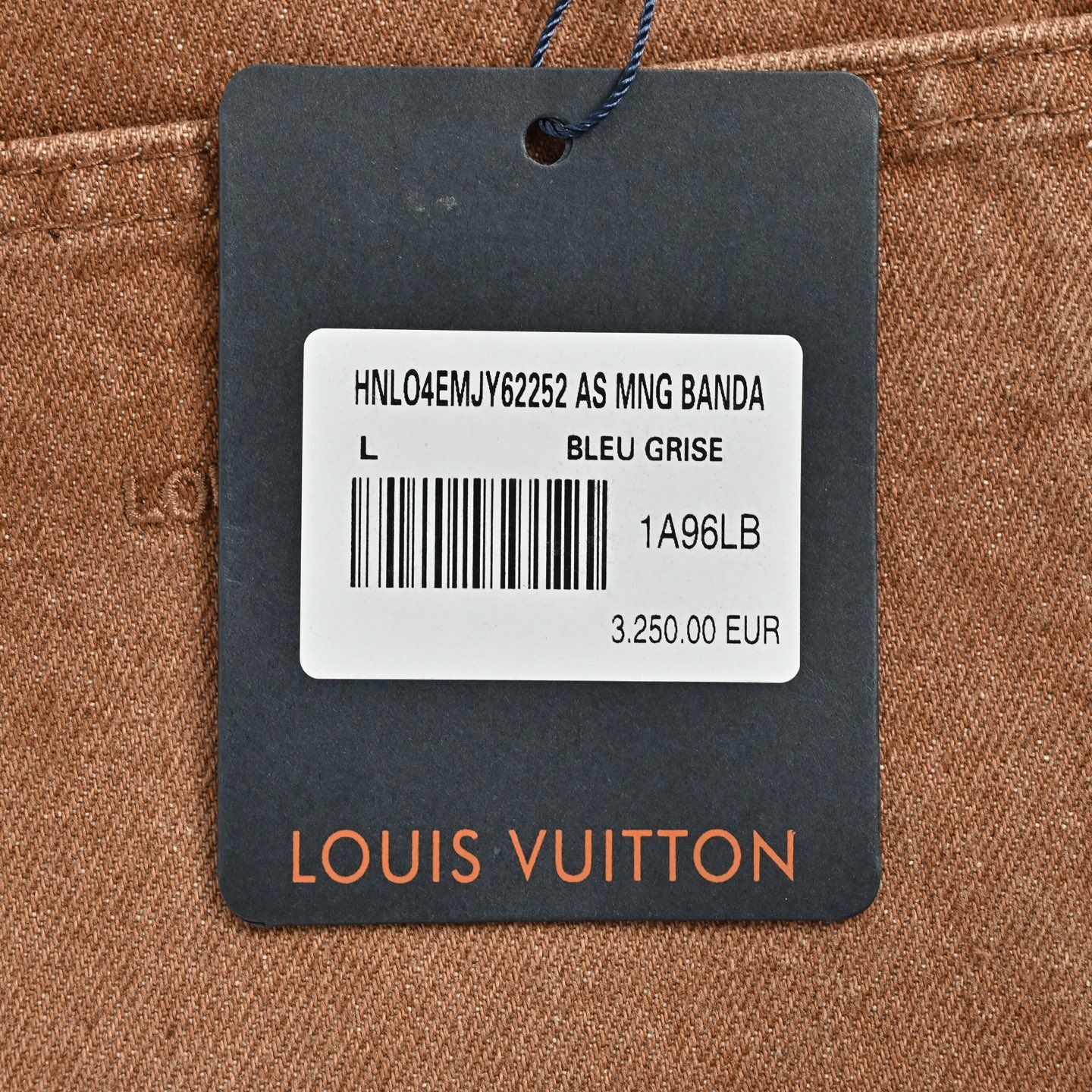 Louis Vuitton/路易威登后腰皮标水洗阔腿牛仔短裤-莆田鞋,莆田鞋货源,高仿鞋,高仿鞋货源,安福档口,莆田高仿鞋,莆田鞋批发,高仿鞋批发,莆田高仿运动鞋,高仿运动鞋,莆田运动鞋 Louis Vuitton/路易威登后腰皮标水洗阔腿牛仔短裤