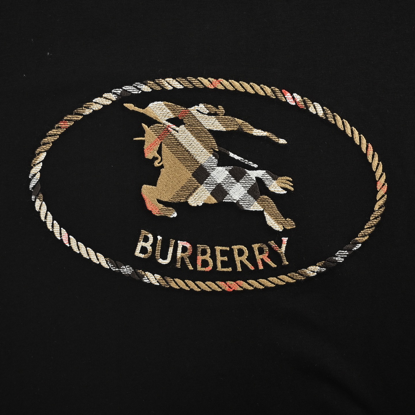 Burberry 巴宝莉 圆战马骑士格纹骑士印章刺绣短袖 原-Chinese UA Cheap High Quatity Brand Clothes Bags handbags Sneakers wholesale wholesaler seller from China Factory suppliers Fashion Clothing Shoes best Quality Beautiful Price Burberry 巴宝莉 圆战马骑士格纹骑士印章刺绣短袖 原
