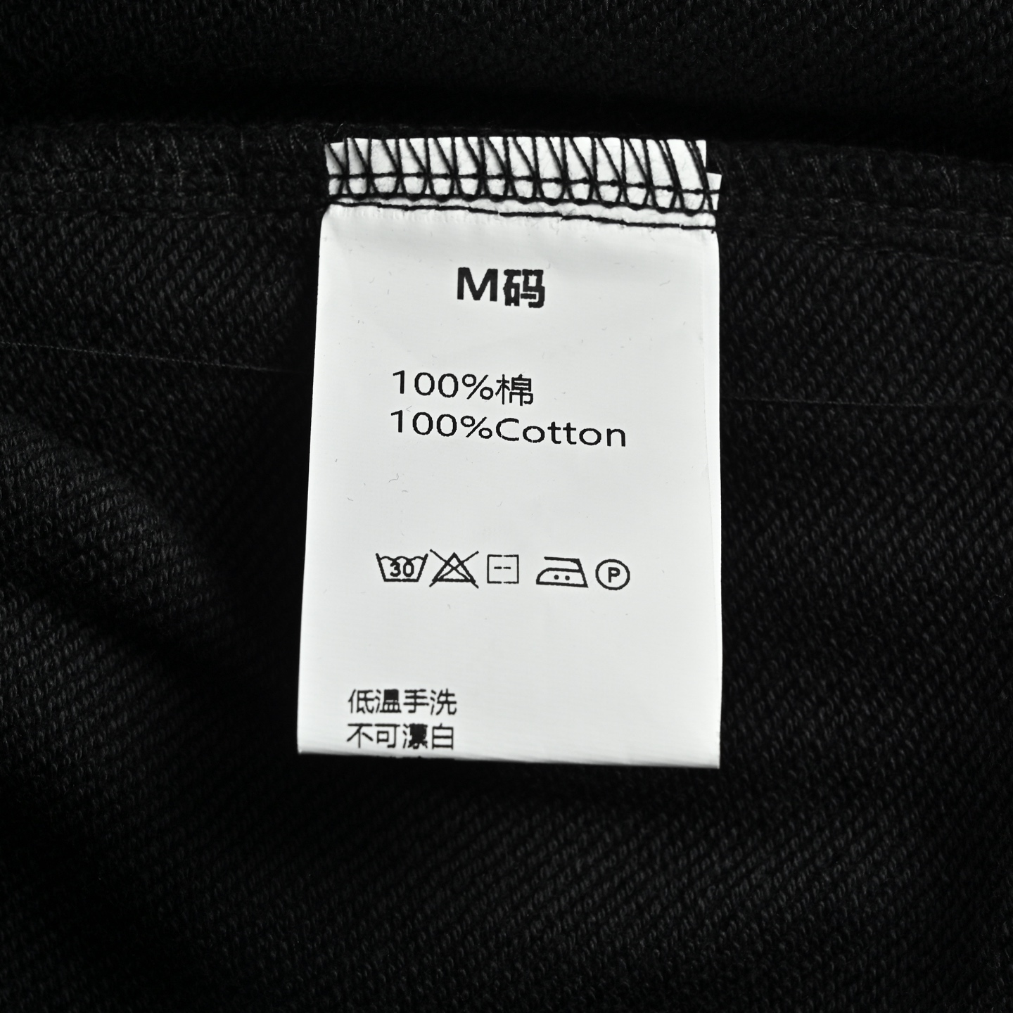Fog Essentials 联名三杠硅胶印花高街短裤-Top High Quatity Cheap Sneakers Fashion Clothing Clothes Bags handbags Shoes of all Brand wholesale With The best Quality And Beautiful Price from China Factory Chinese suppliers wholesaler seller Fog Essentials 联名三杠硅胶印花高街短裤