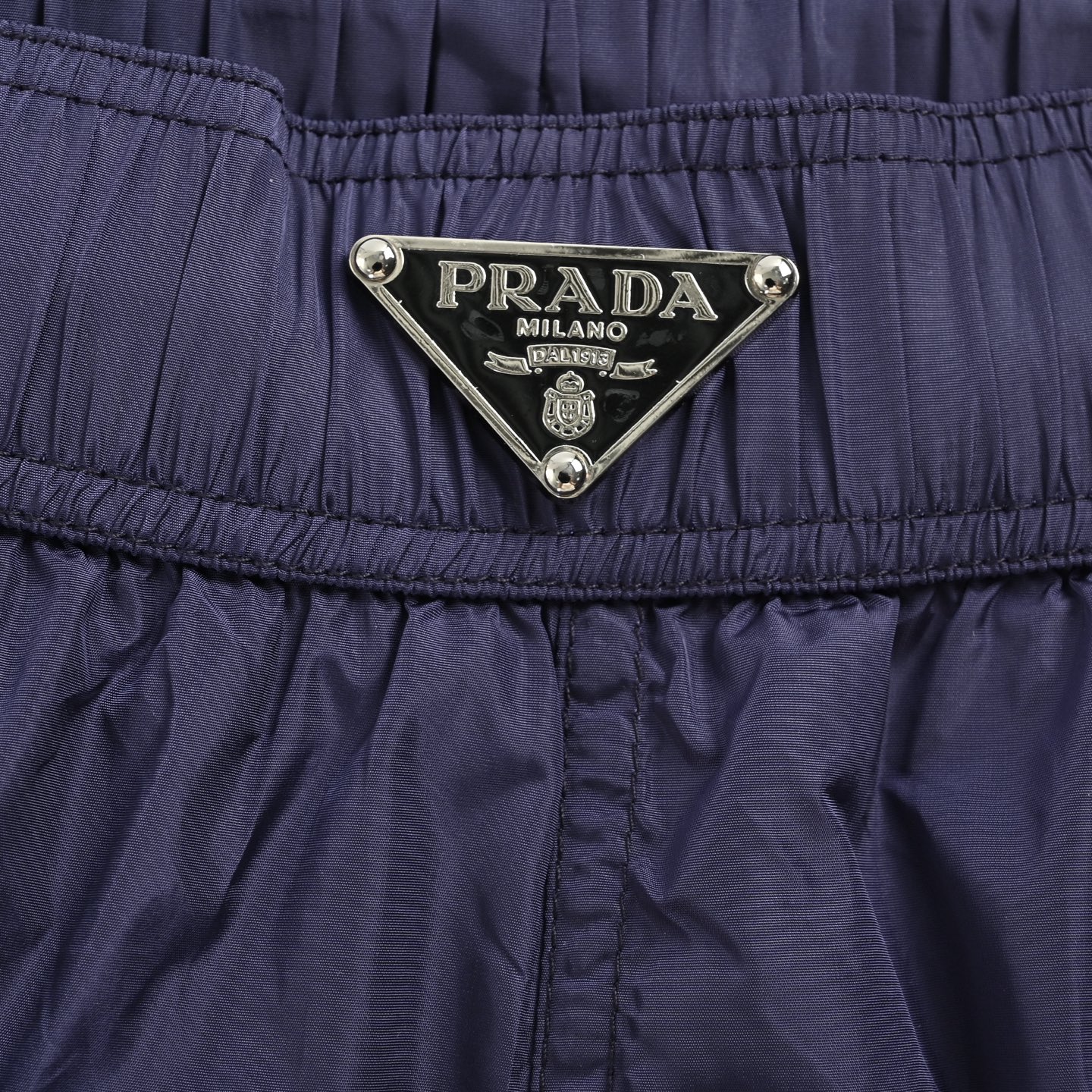 Prada/普拉达 腰际三角标尼龙短裤
