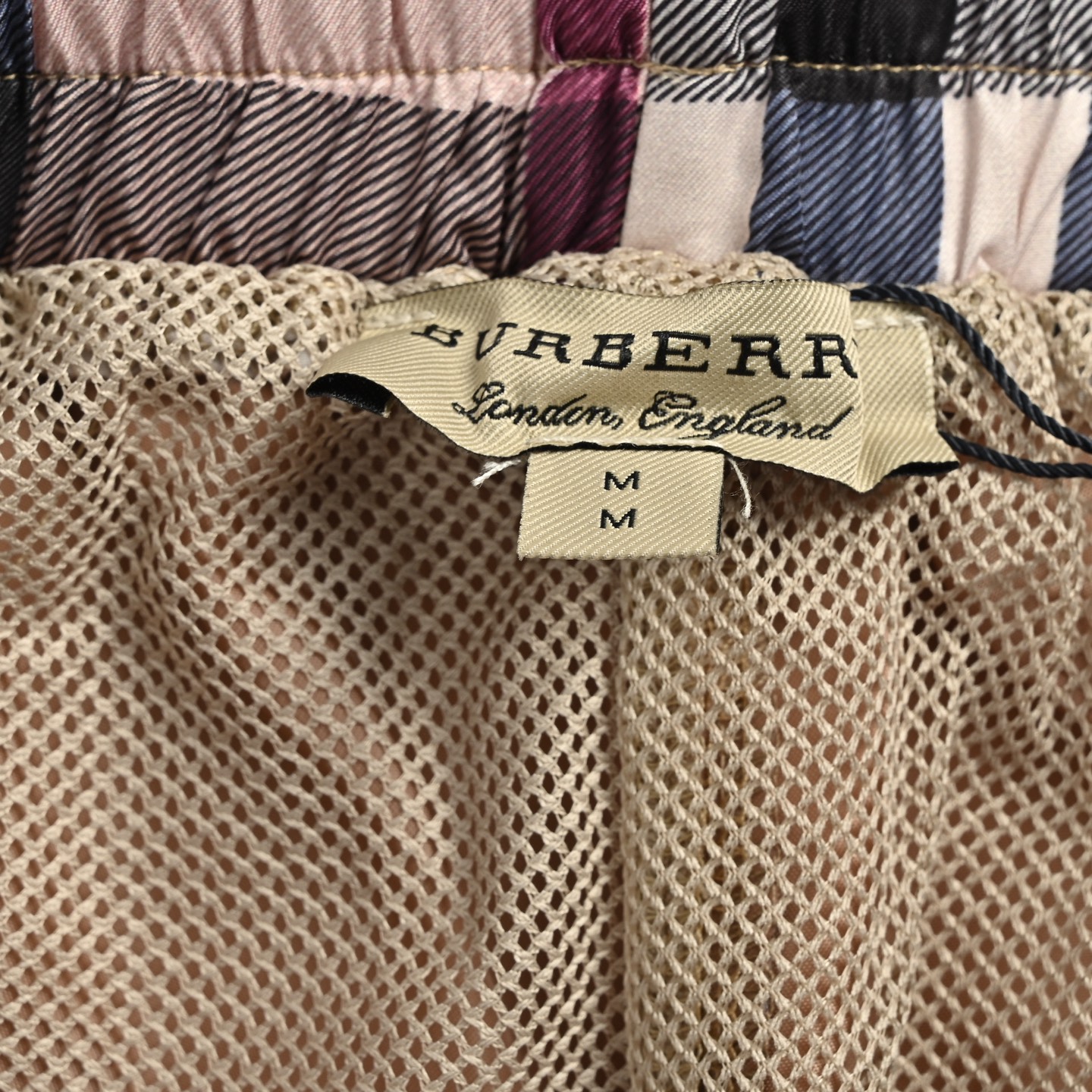 Burberry/巴宝莉 22ss 格纹弹力抽绳短裤-Chinese UA Cheap High Quatity Brand Clothes Bags handbags Sneakers wholesale wholesaler seller from China Factory suppliers Fashion Clothing Shoes best Quality Beautiful Price Burberry/巴宝莉 22ss 格纹弹力抽绳短裤