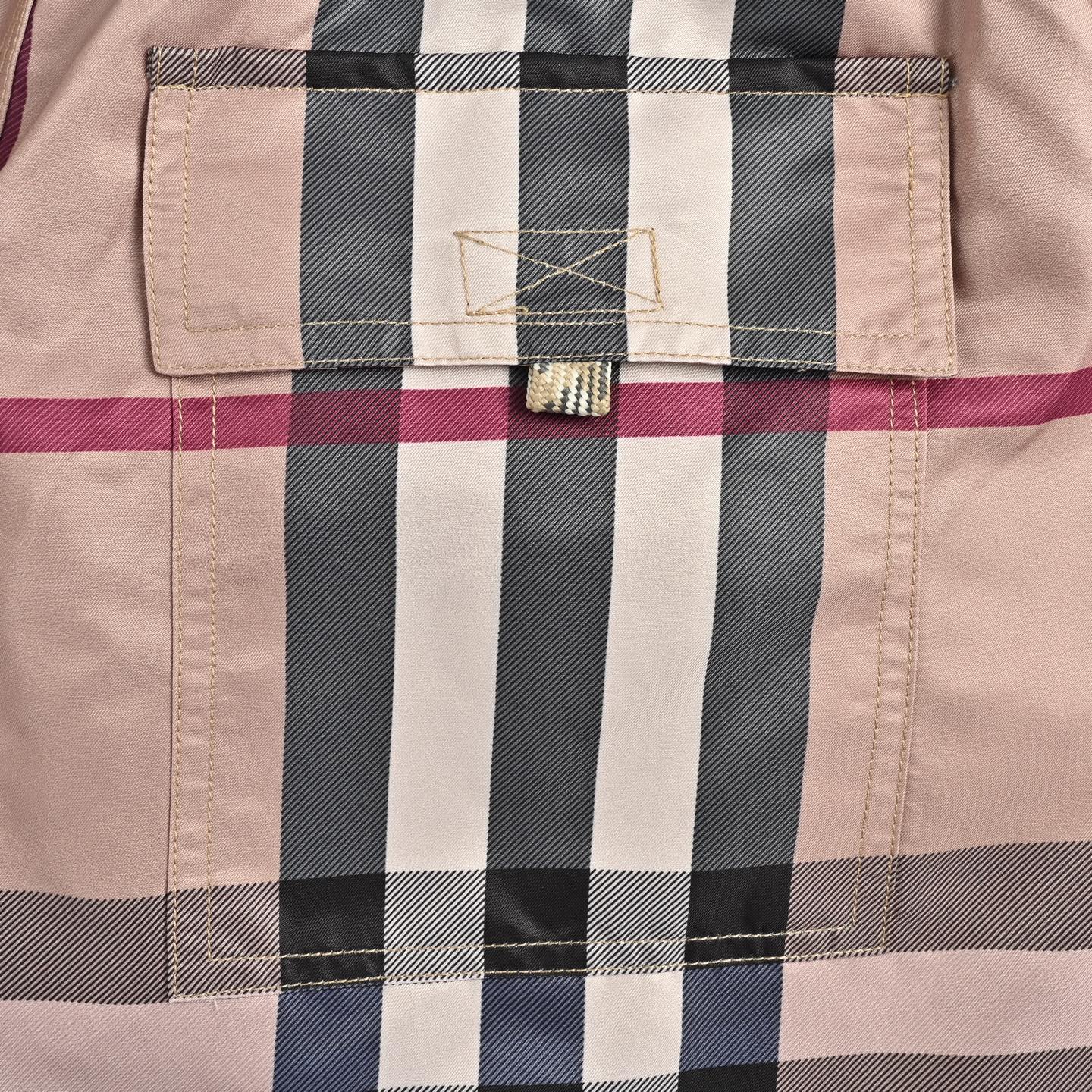 Burberry/巴宝莉 22ss 格纹弹力抽绳短裤-Chinese UA Cheap High Quatity Brand Clothes Bags handbags Sneakers wholesale wholesaler seller from China Factory suppliers Fashion Clothing Shoes best Quality Beautiful Price Burberry/巴宝莉 22ss 格纹弹力抽绳短裤