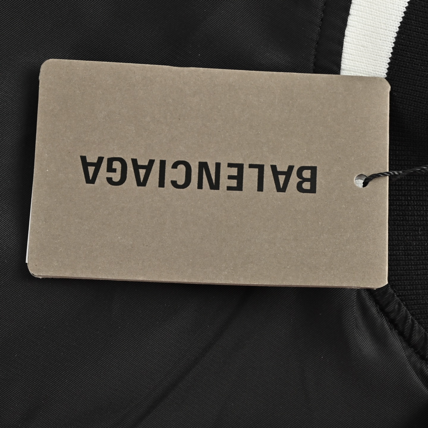 Balenciaga/巴黎世家 26ss NBA联名刺绣棒球夹克外套 黑色/白色-莆田鞋,莆田鞋货源,高仿鞋,高仿鞋货源,安福档口,莆田高仿鞋,莆田鞋批发,高仿鞋批发,莆田高仿运动鞋,高仿运动鞋,莆田运动鞋 Balenciaga/巴黎世家 26ss NBA联名刺绣棒球夹克外套 黑色/白色