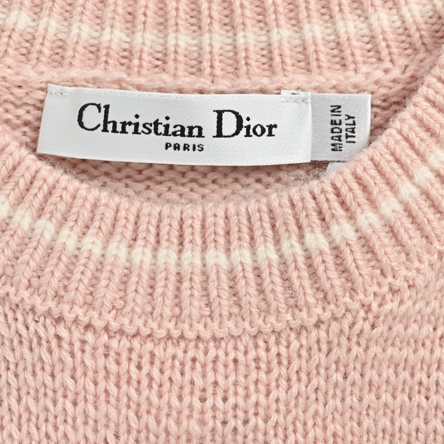 Dior/迪奥 爱心限定圣诞款毛衣短袖-莆田鞋,莆田鞋货源,高仿鞋,高仿鞋货源,安福档口,莆田高仿鞋,莆田鞋批发,高仿鞋批发,莆田高仿运动鞋,高仿运动鞋,莆田运动鞋 Dior/迪奥 爱心限定圣诞款毛衣短袖