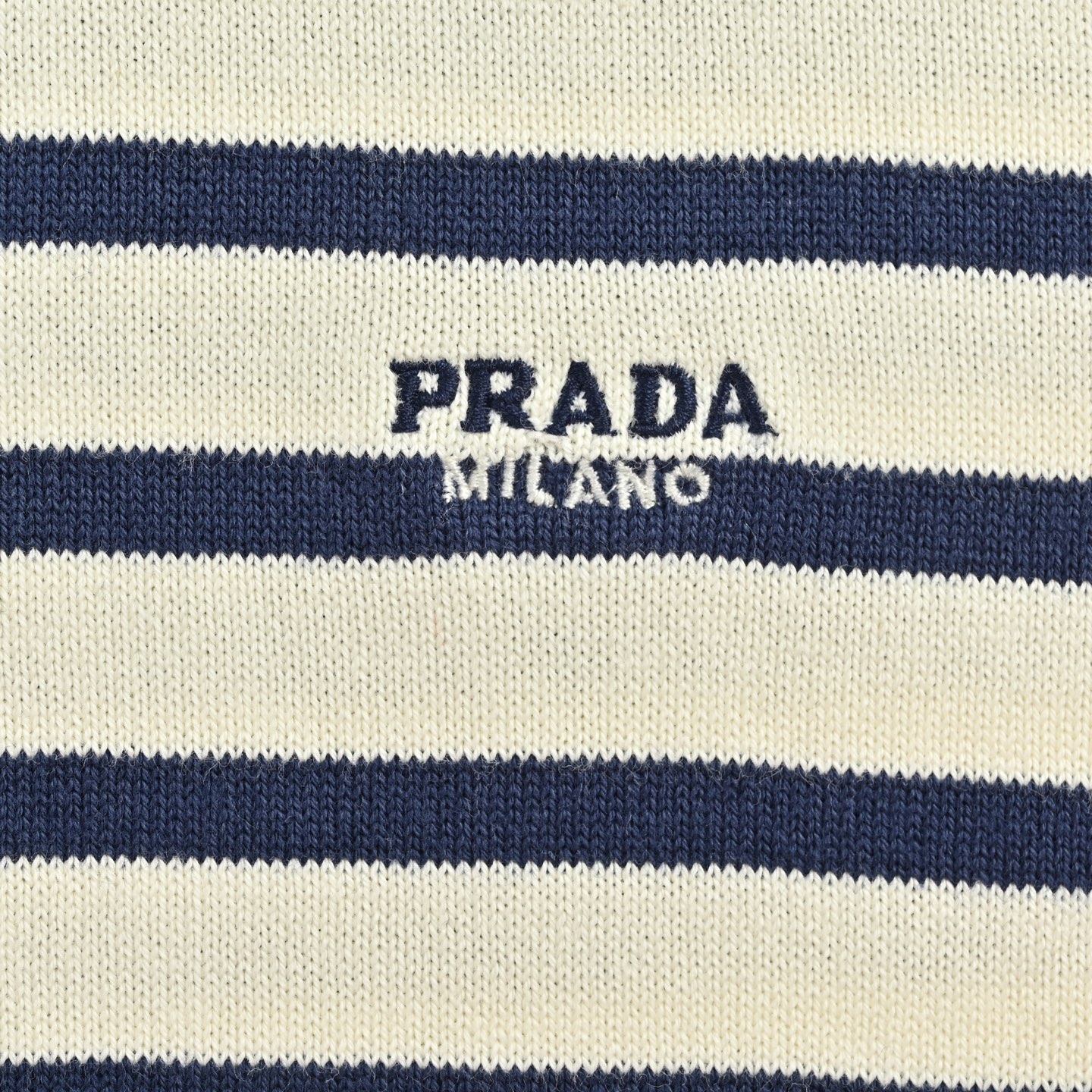Prada/普拉达 黑白条纹刺绣针织短袖-Top High Quatity Cheap Sneakers Fashion Clothing Clothes Bags handbags Shoes of all Brand wholesale With The best Quality And Beautiful Price from China Factory Chinese suppliers wholesaler seller Prada/普拉达 黑白条纹刺绣针织短袖