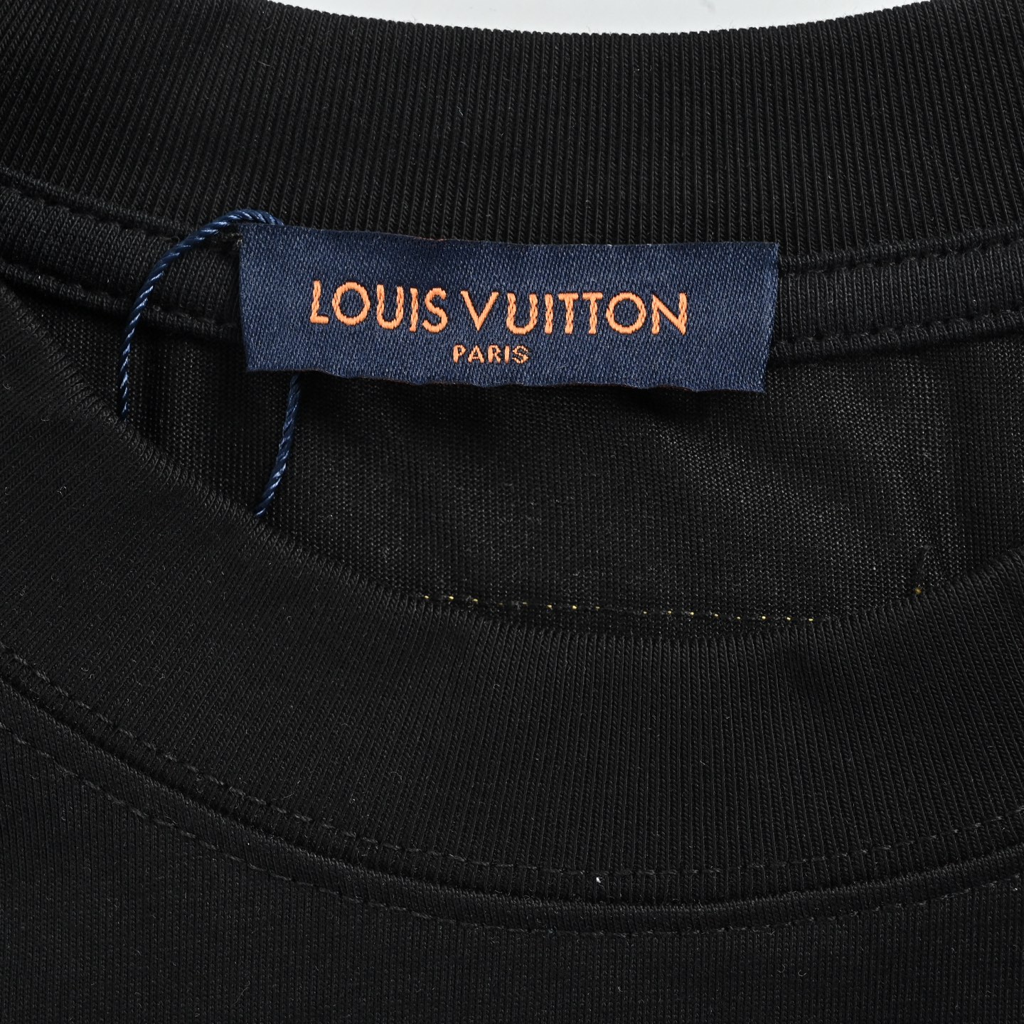 Louis Vuitton/路易威登 26ss 胸前小标老花logo刺绣短袖-Chinese UA Cheap High Quatity Brand Clothes Bags handbags Sneakers wholesale wholesaler seller from China Factory suppliers Fashion Clothing Shoes best Quality Beautiful Price Louis Vuitton/路易威登 26ss 胸前小标老花logo刺绣短袖