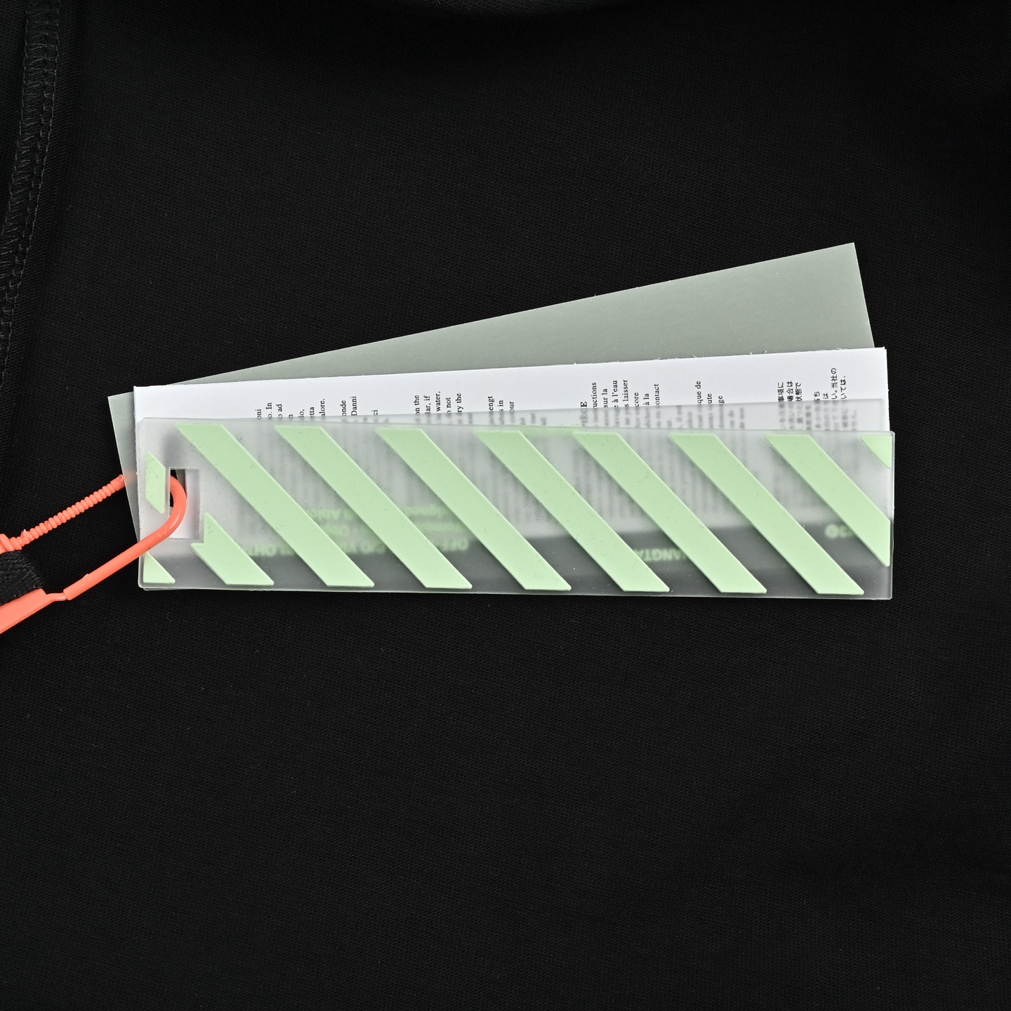 OFF WHITE 机场胶带箭头印花短袖-Top High Quatity Cheap Sneakers Fashion Clothing Clothes Bags handbags Shoes of all Brand wholesale With The best Quality And Beautiful Price from China Factory Chinese suppliers wholesaler seller OFF WHITE 机场胶带箭头印花短袖