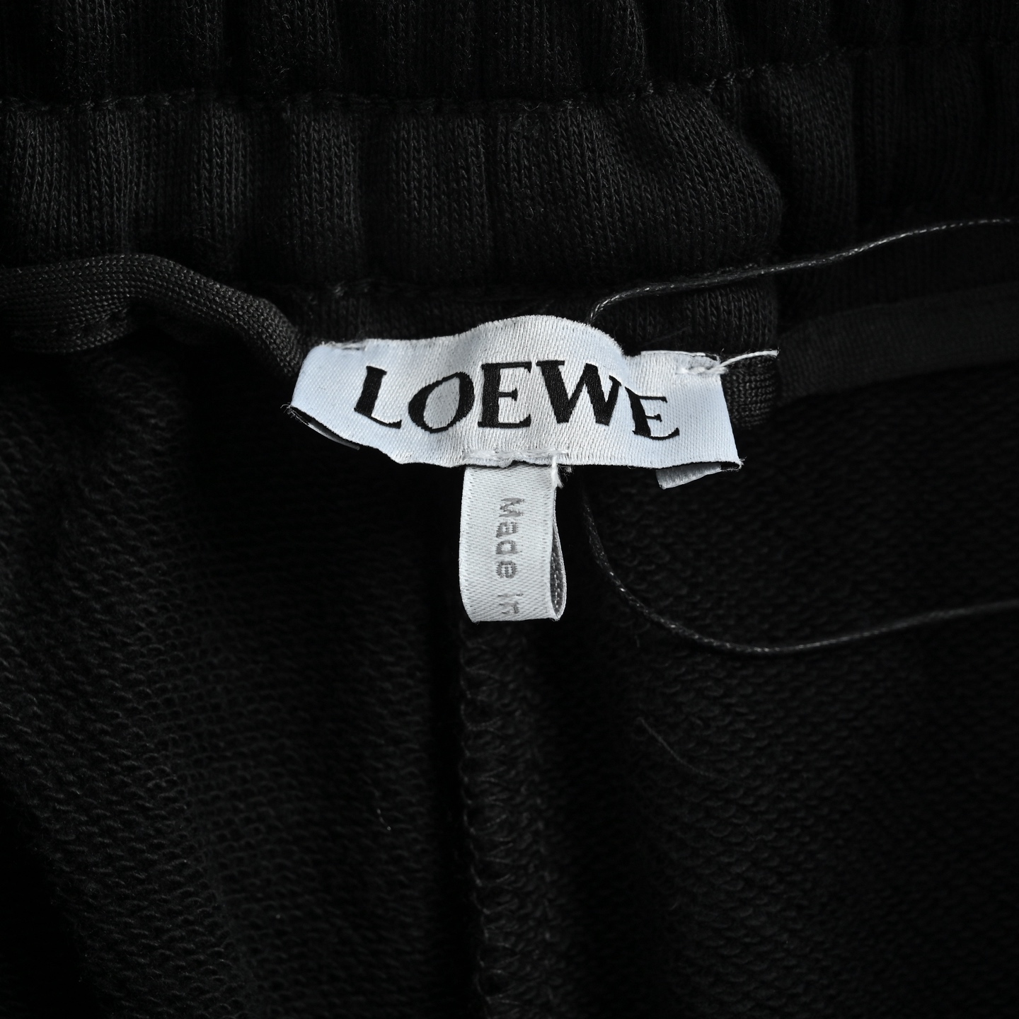 Loewe/罗意威 暗纹皮标短裤 2025春夏短裤新款1 1经典款式 LOEWE-莆田鞋,莆田鞋货源,高仿鞋,高仿鞋货源,安福档口,莆田高仿鞋,莆田鞋批发,高仿鞋批发,莆田高仿运动鞋,高仿运动鞋,莆田运动鞋 Loewe/罗意威 暗纹皮标短裤 2025春夏短裤新款1 1经典款式 LOEWE