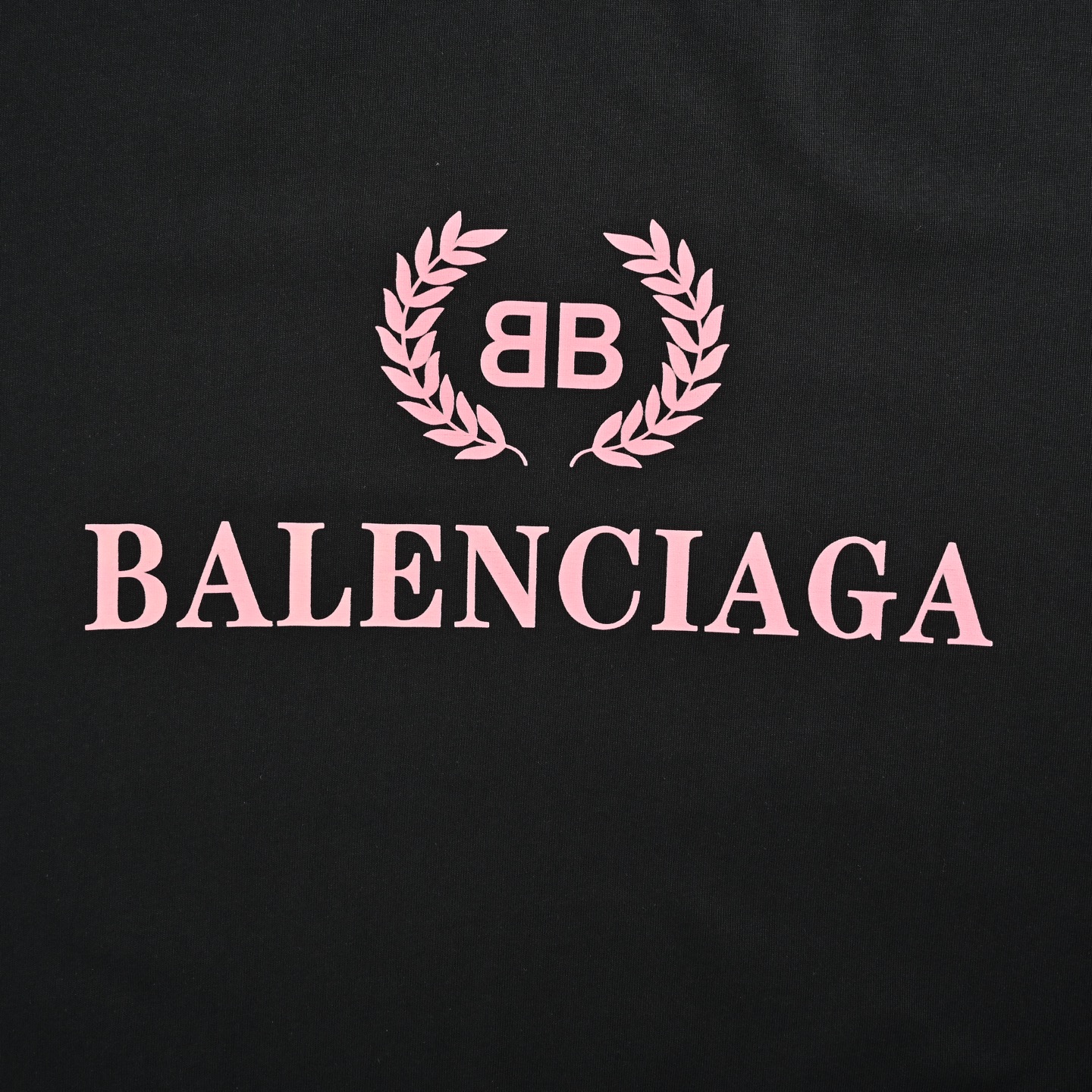 Balenciaga/巴黎世家 粉色麦穗字母印花短袖-Top High Quatity Cheap Sneakers Fashion Clothing Clothes Bags handbags Shoes of all Brand wholesale With The best Quality And Beautiful Price from China Factory Chinese suppliers wholesaler seller Balenciaga/巴黎世家 粉色麦穗字母印花短袖