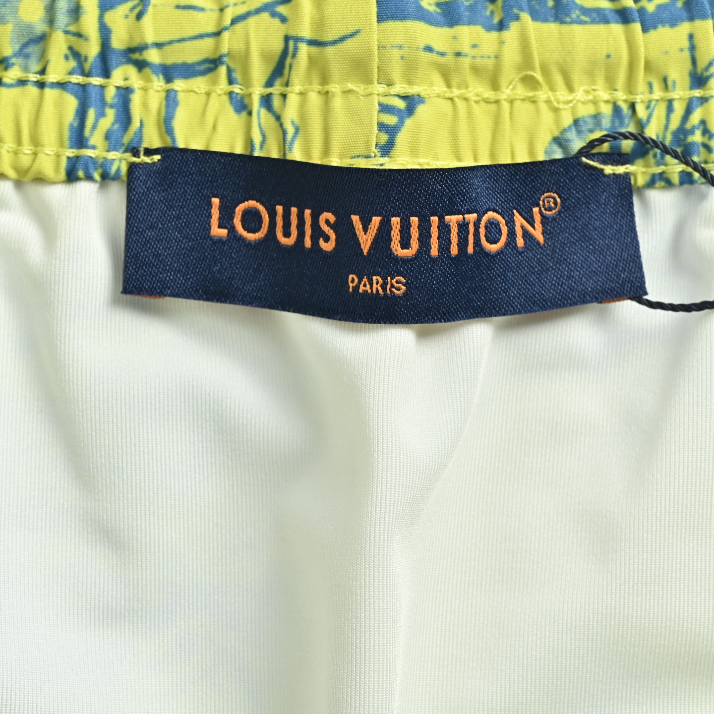 Louis Vuitton/路易威登 城市公园桑蚕丝套装短裤-莆田鞋,莆田鞋货源,高仿鞋,高仿鞋货源,安福档口,莆田高仿鞋,莆田鞋批发,高仿鞋批发,莆田高仿运动鞋,高仿运动鞋,莆田运动鞋 Louis Vuitton/路易威登 城市公园桑蚕丝套装短裤