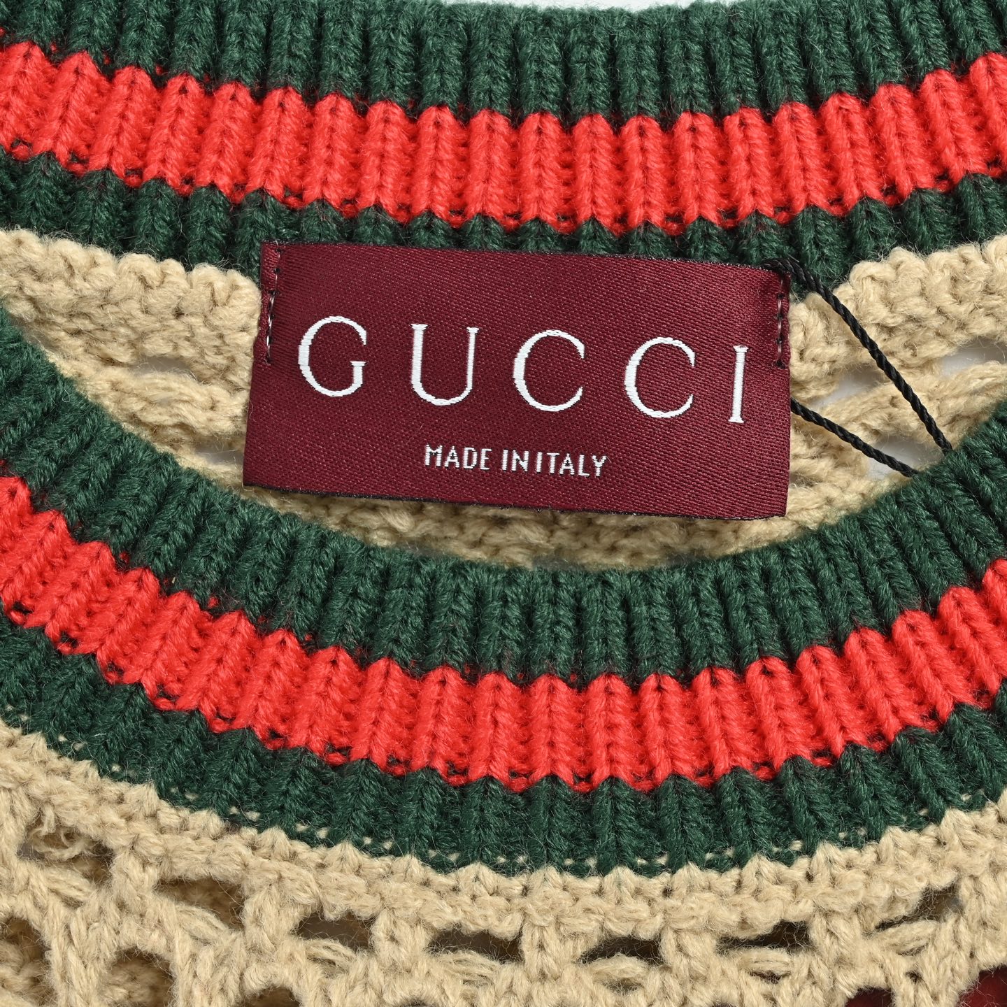 Gucci/古驰 复古镂空短袖针织衫 新版红标 米白底色配红绿条纹 米黄红-Top High Quatity Cheap Sneakers Fashion Clothing Clothes Bags handbags Shoes of all Brand wholesale With The best Quality And Beautiful Price from China Factory Chinese suppliers wholesaler seller Gucci/古驰 复古镂空短袖针织衫 新版红标 米白底色配红绿条纹 米黄红