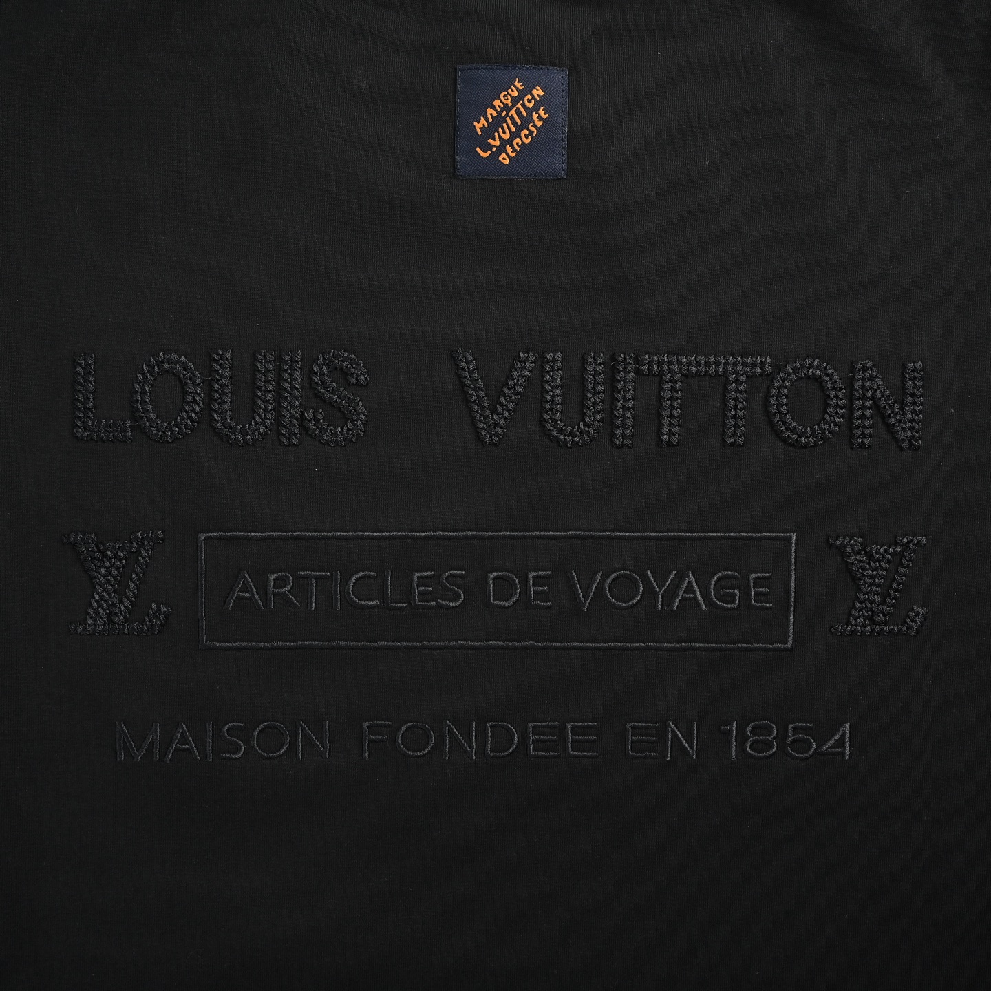 Louis Vuitton/路易威登 胸口小标后背字母刺绣短袖 Louis Vuitton/路易威登 胸口小标后背字母刺绣短袖