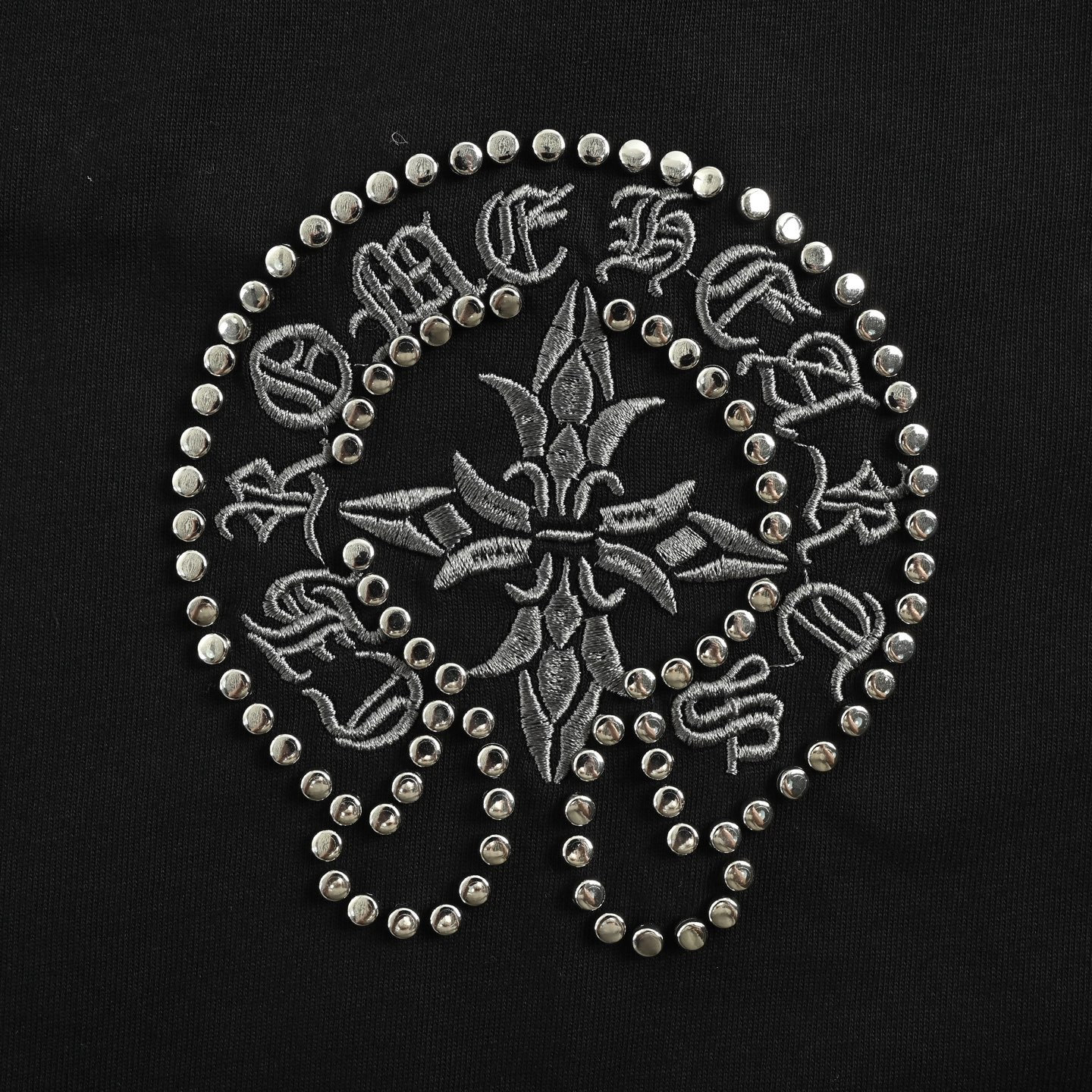 Chrome Hearts/克罗心 26ss 重工刺绣铆钉打珠磨破短袖 黑色 白色 Chrome Hearts/克罗心 26ss 重工刺绣铆钉打珠磨破短袖 黑色 白色