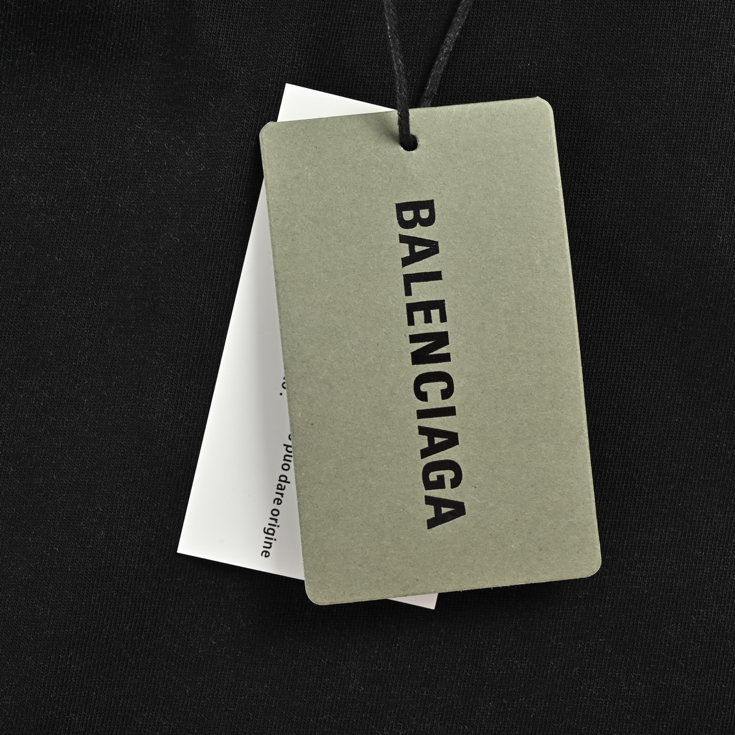 Balenciaga/巴黎世家 26ss 领口刻字logo金属环扣穿刺短袖