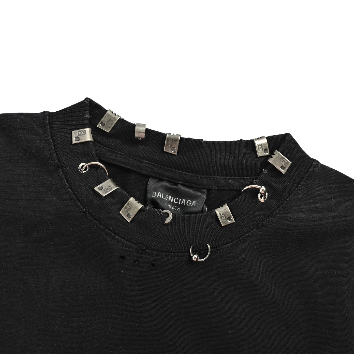 Balenciaga/巴黎世家 26ss 领口刻字logo金属环扣穿刺短袖