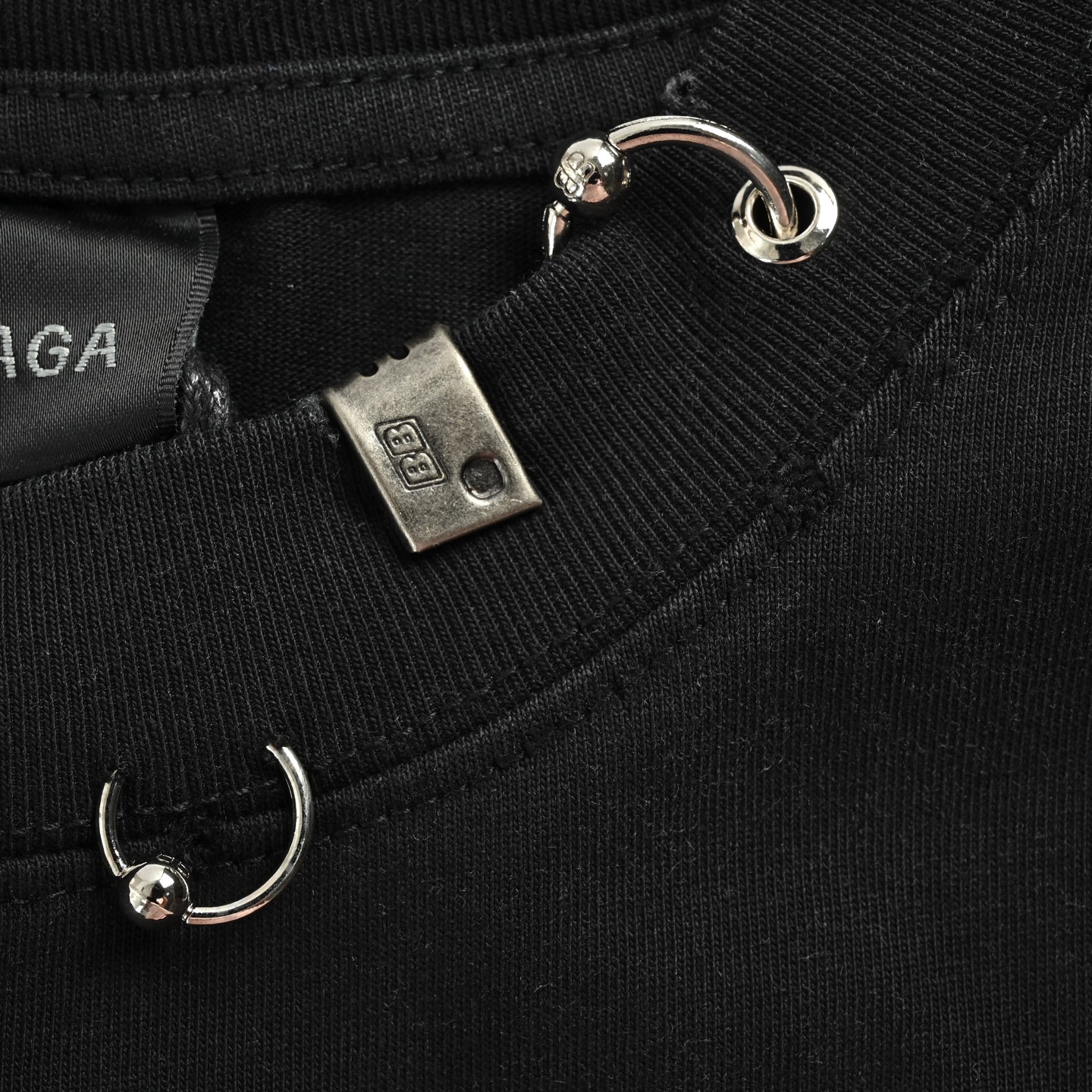 Balenciaga/巴黎世家 26ss 领口刻字logo金属环扣穿刺短袖