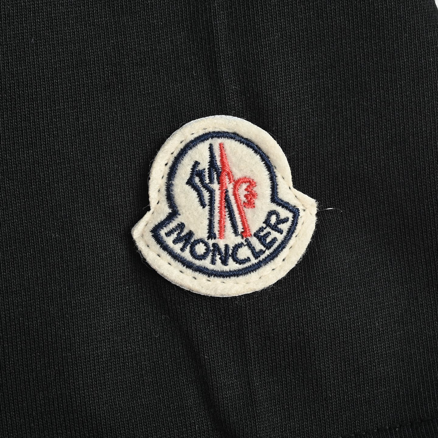 Moncler/蒙口 26ss 胸前徽标logo短袖-莆田鞋,莆田鞋货源,高仿鞋,高仿鞋货源,安福档口,莆田高仿鞋,莆田鞋批发,高仿鞋批发,莆田高仿运动鞋,高仿运动鞋,莆田运动鞋 Moncler/蒙口 26ss 胸前徽标logo短袖
