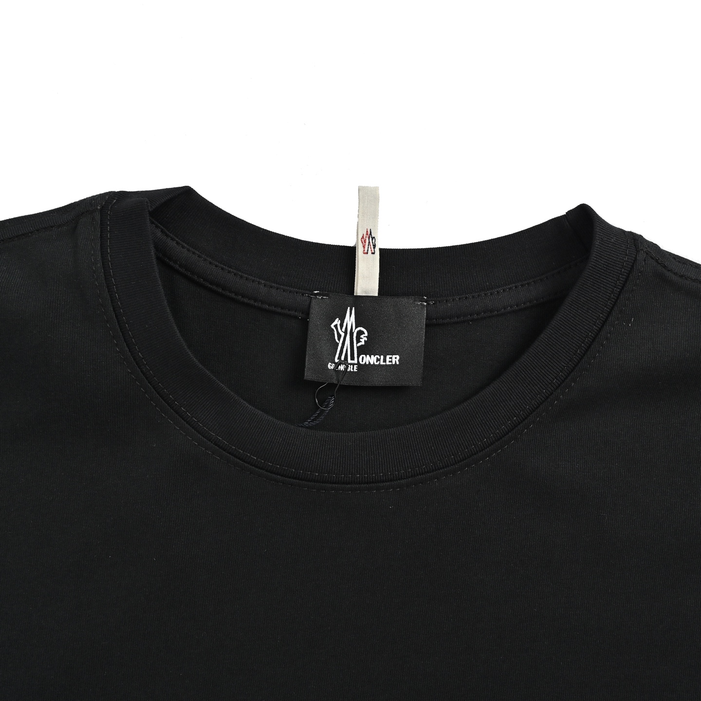 Moncler/蒙口 26ss 胸前字母标短袖-Chinese UA Cheap High Quatity Brand Clothes Bags handbags Sneakers wholesale wholesaler seller from China Factory suppliers Fashion Clothing Shoes best Quality Beautiful Price Moncler/蒙口 26ss 胸前字母标短袖