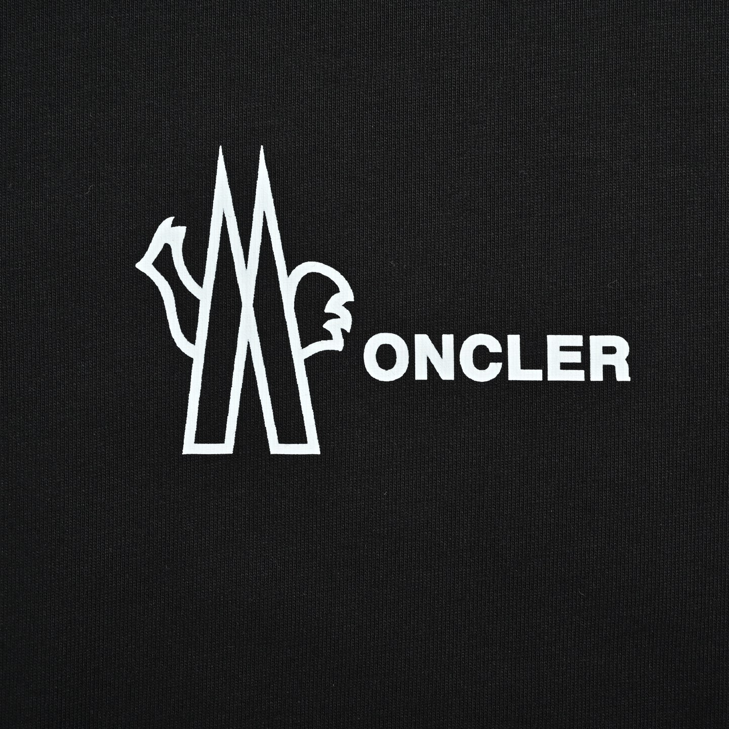 Moncler/蒙口 26ss 胸前字母标短袖-Chinese UA Cheap High Quatity Brand Clothes Bags handbags Sneakers wholesale wholesaler seller from China Factory suppliers Fashion Clothing Shoes best Quality Beautiful Price Moncler/蒙口 26ss 胸前字母标短袖