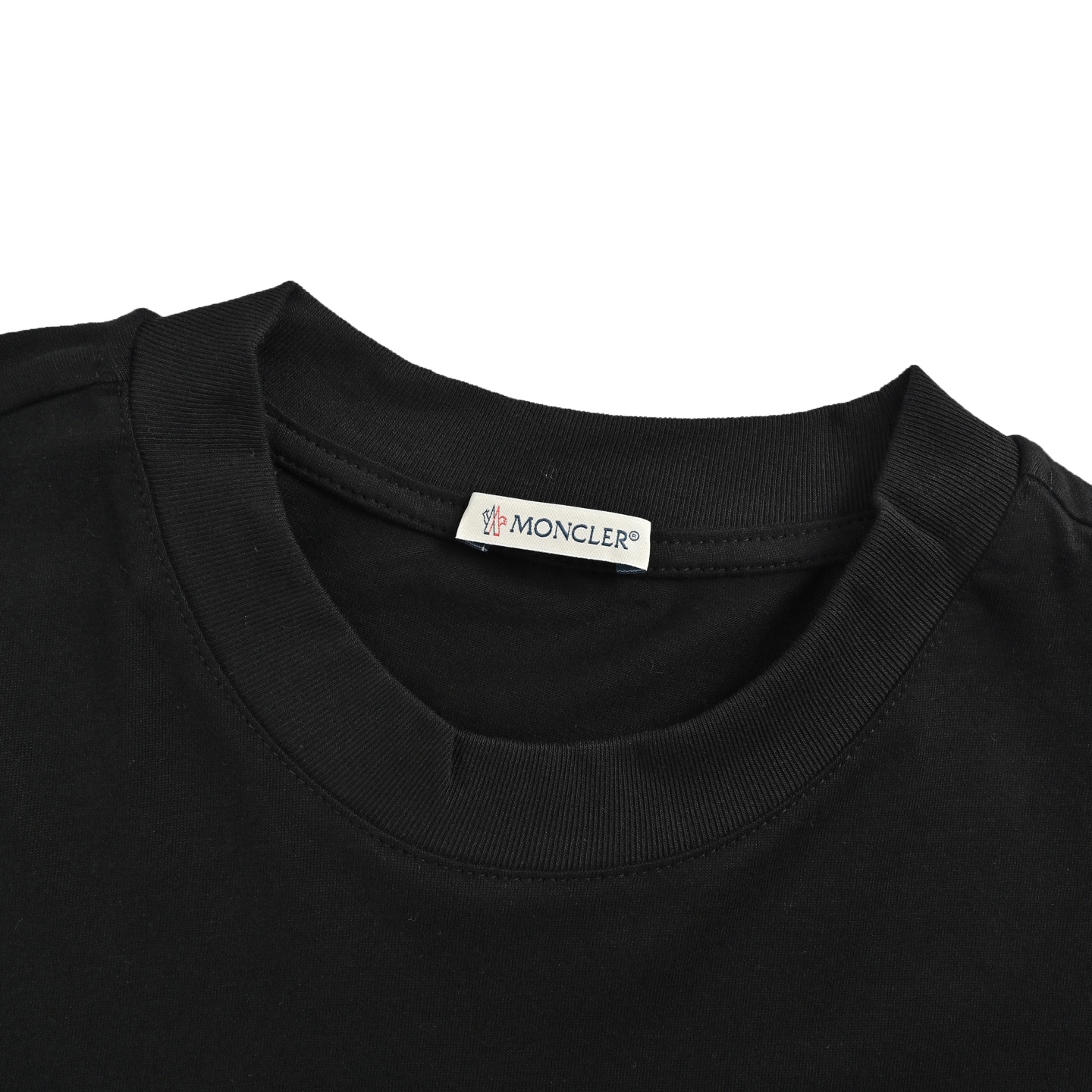 Moncler/蒙口 字母徽章小标短袖