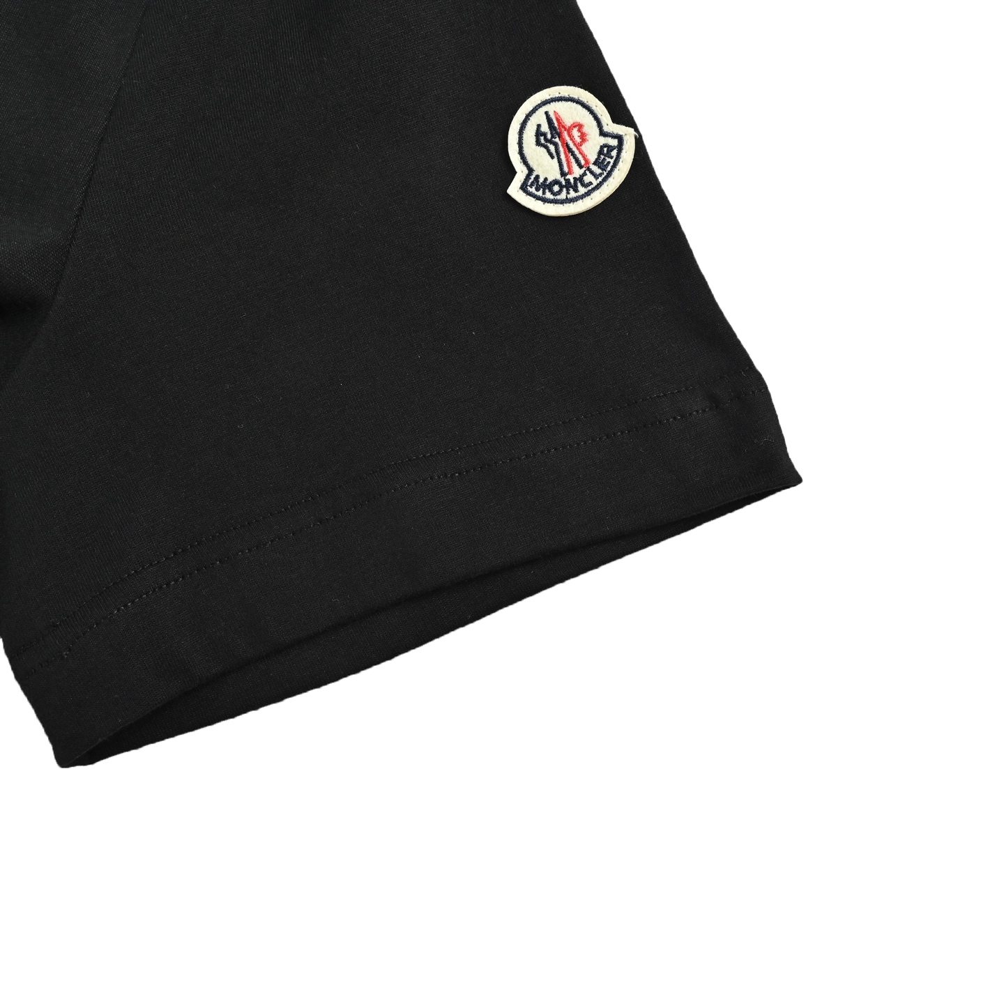 Moncler/蒙口 字母徽章小标短袖