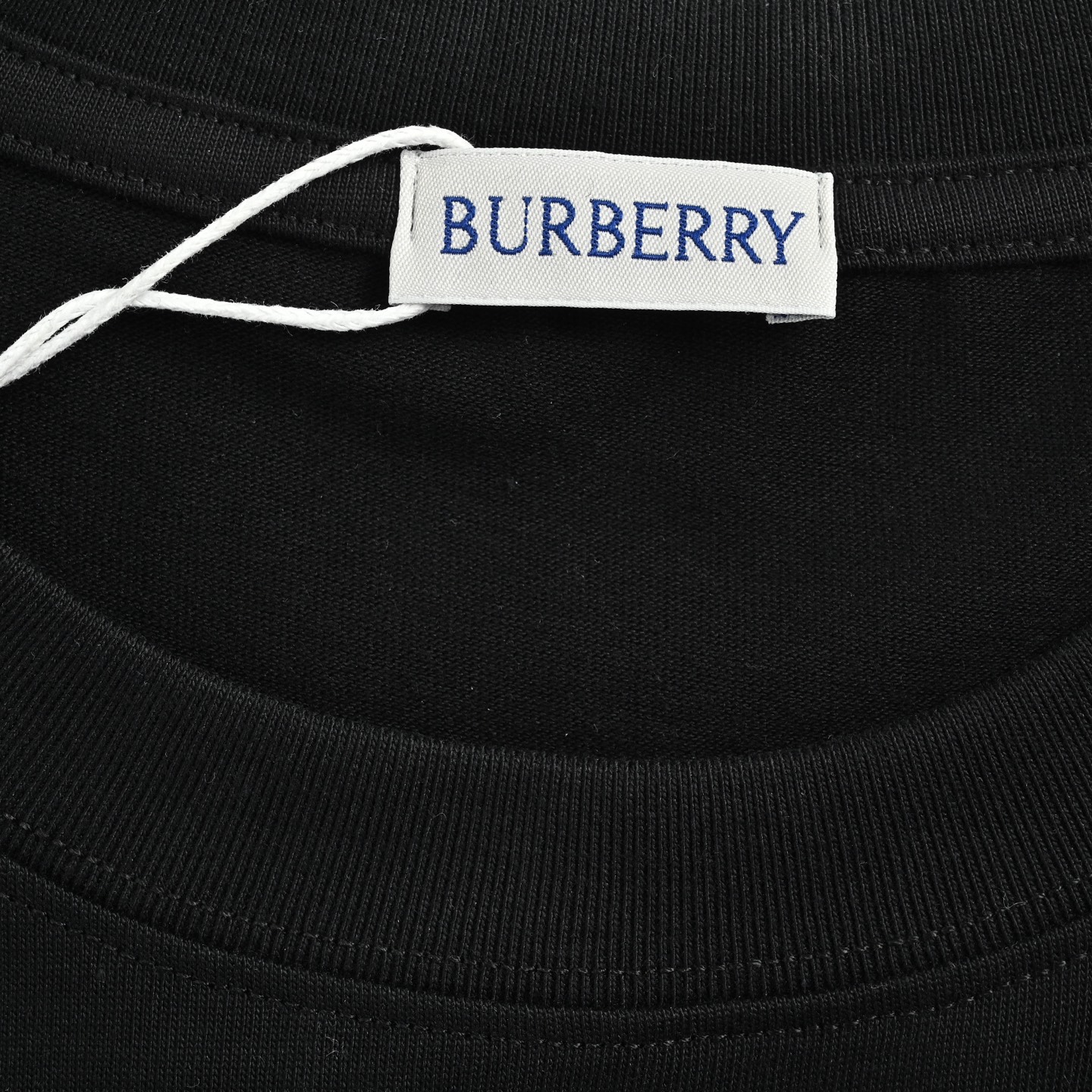 Burberry/巴宝莉 暗纹战马刺绣短袖 24春夏男女同款食毛纯棉宽松圆领短袖T恤-Top High Quatity Cheap Sneakers Fashion Clothing Clothes Bags handbags Shoes of all Brand wholesale With The best Quality And Beautiful Price from China Factory Chinese suppliers wholesaler seller Burberry/巴宝莉 暗纹战马刺绣短袖 24春夏男女同款食毛纯棉宽松圆领短袖T恤