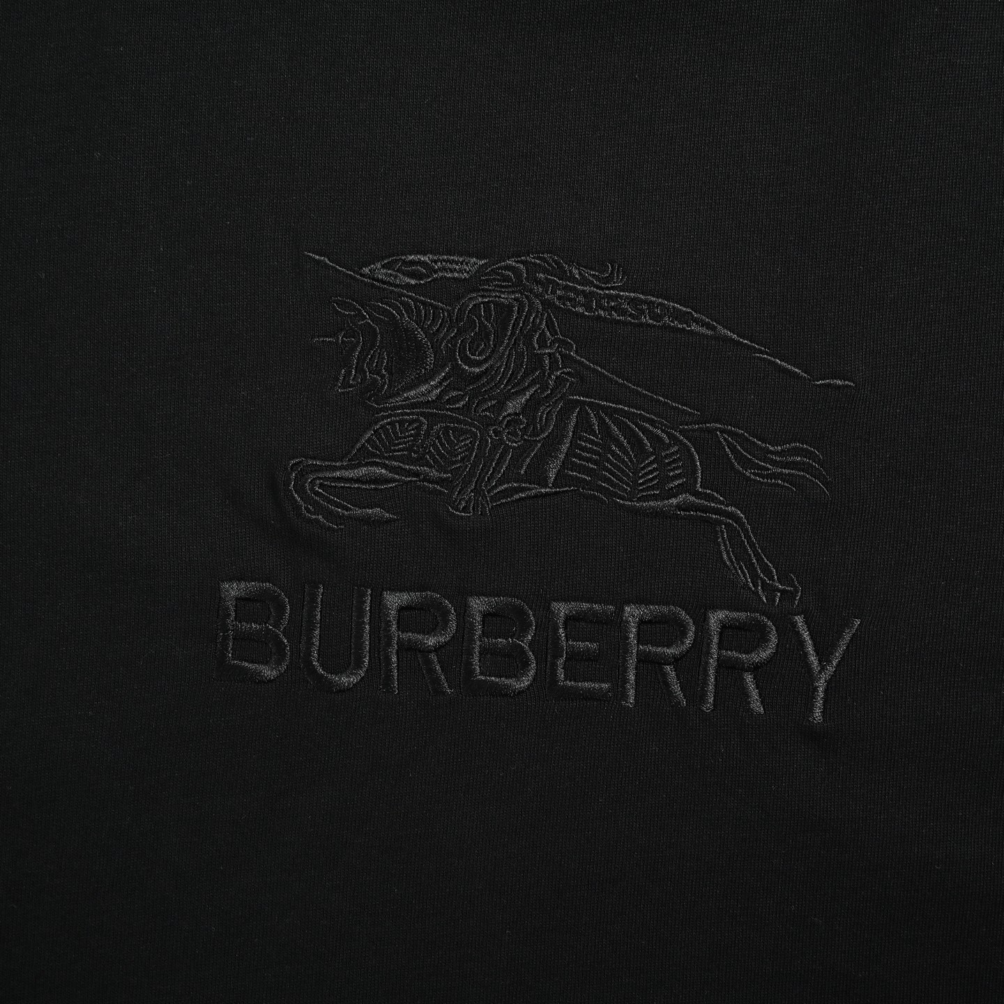 Burberry/巴宝莉 暗纹战马刺绣短袖 24春夏男女同款食毛纯棉宽松圆领短袖T恤-Top High Quatity Cheap Sneakers Fashion Clothing Clothes Bags handbags Shoes of all Brand wholesale With The best Quality And Beautiful Price from China Factory Chinese suppliers wholesaler seller Burberry/巴宝莉 暗纹战马刺绣短袖 24春夏男女同款食毛纯棉宽松圆领短袖T恤