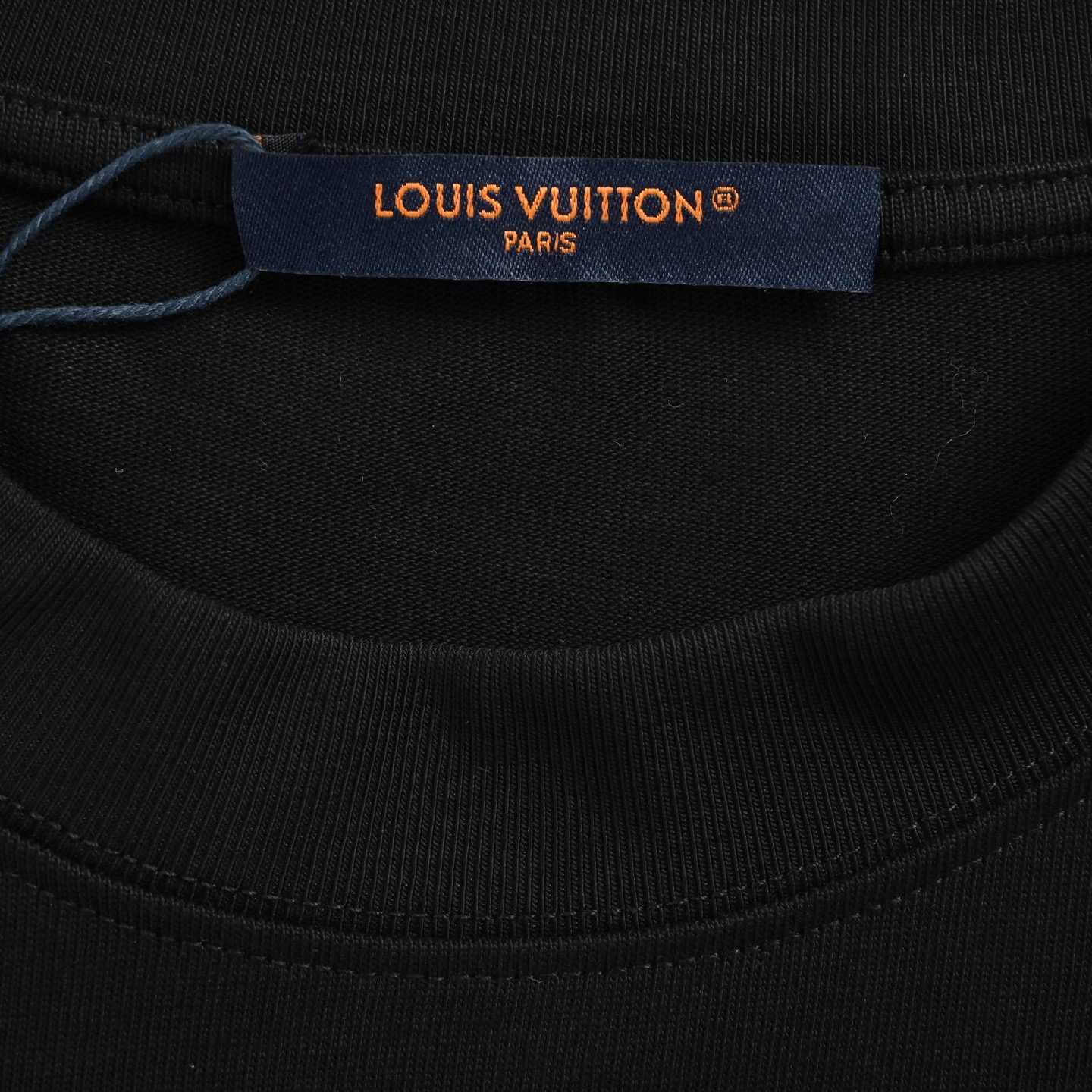 Louis Vuitton/路易威登 别针短袖-Chinese UA Cheap High Quatity Brand Clothes Bags handbags Sneakers wholesale wholesaler seller from China Factory suppliers Fashion Clothing Shoes best Quality Beautiful Price Louis Vuitton/路易威登 别针短袖