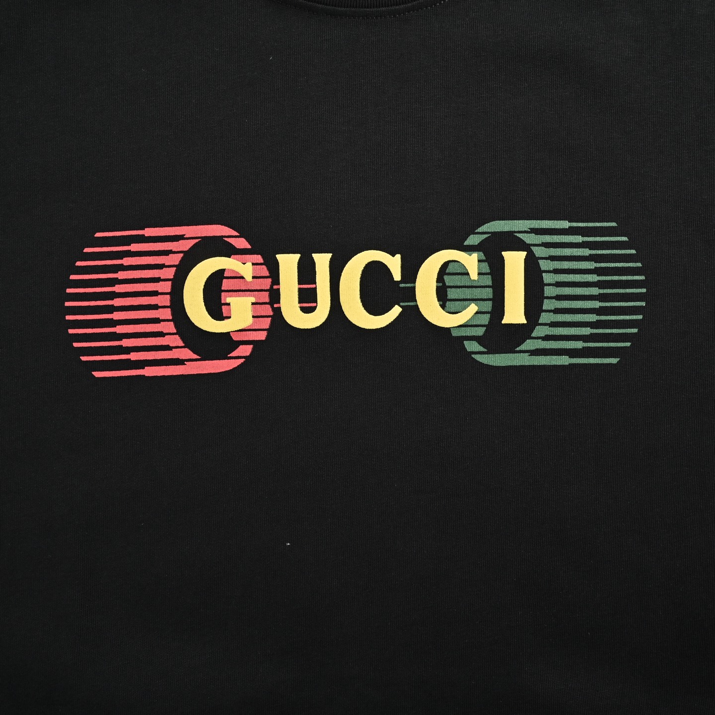 Gucci/古驰 霓虹字母印花短袖 黑色 白色 Gucci/古驰 霓虹字母印花短袖 黑色 白色
