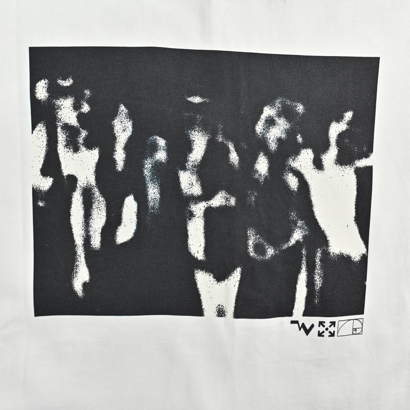 OFF WHITE 乐队人像喷漆箭头印花短袖-莆田鞋,莆田鞋货源,高仿鞋,高仿鞋货源,安福档口,莆田高仿鞋,莆田鞋批发,高仿鞋批发,莆田高仿运动鞋,高仿运动鞋,莆田运动鞋 OFF WHITE 乐队人像喷漆箭头印花短袖
