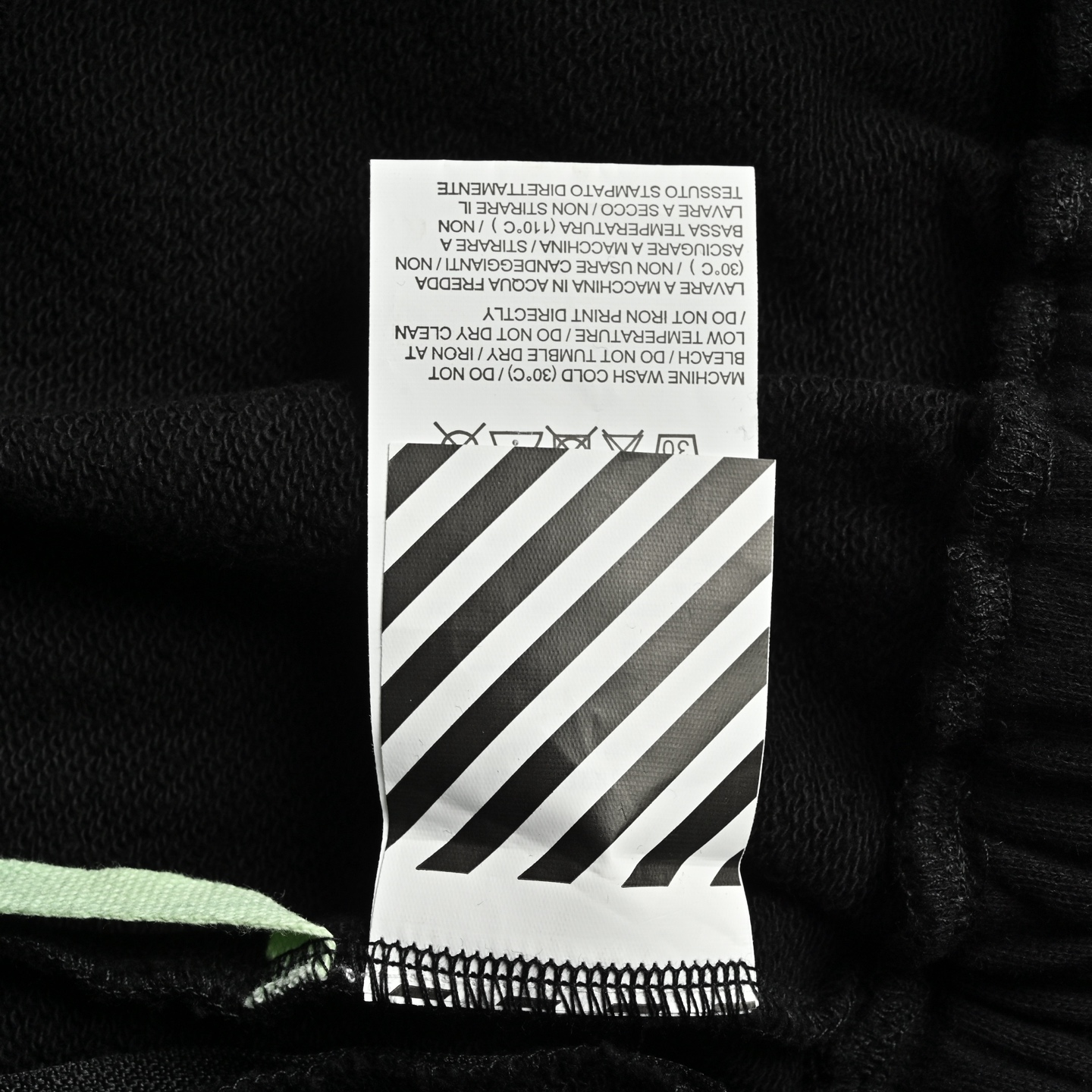 OFF WHITE 星空烟花泼墨短裤 OFF WHITE 星空烟花泼墨短裤