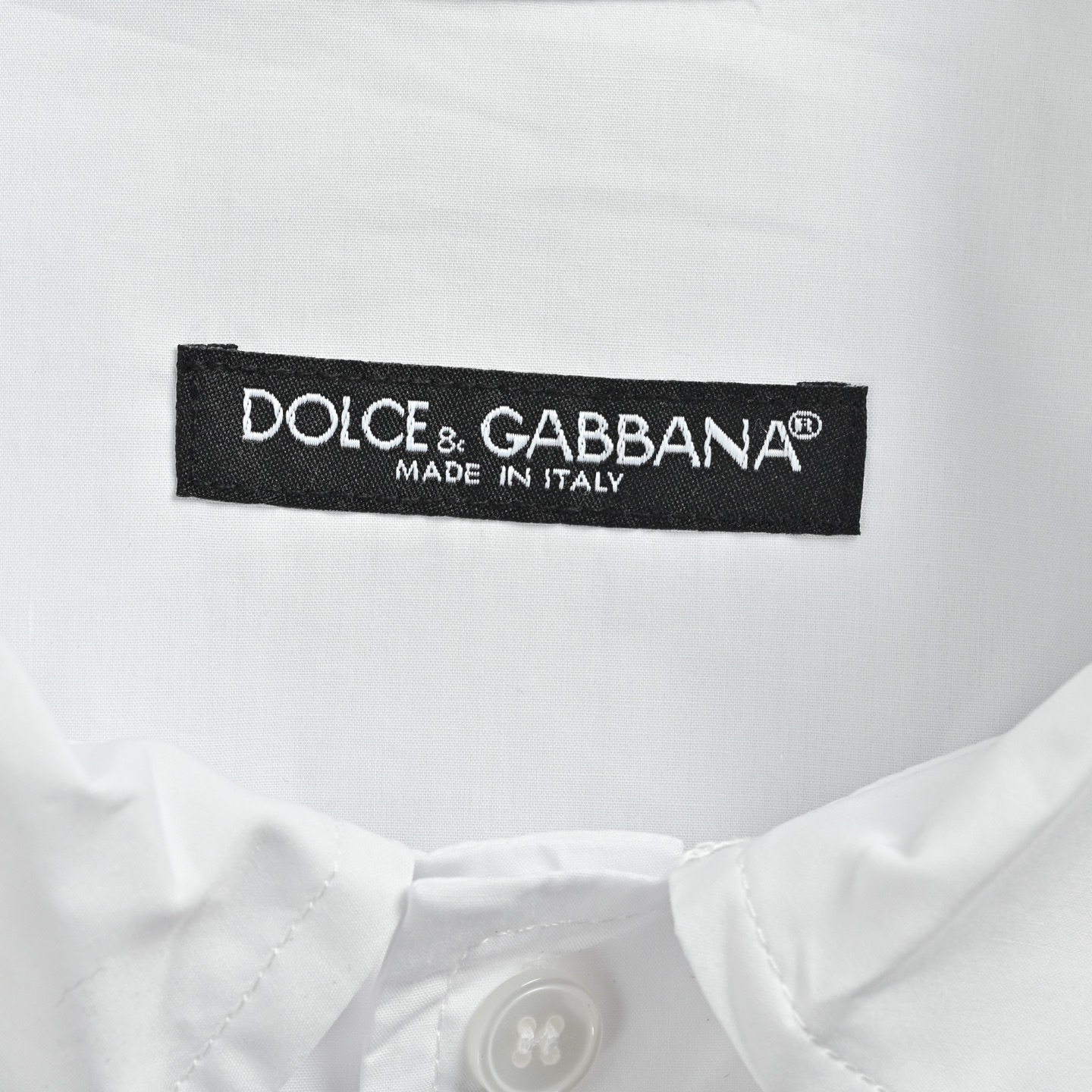 DOLCE & GABBANA杜嘉班纳DG 方形标牌短袖衬衫-Chinese UA Cheap High Quatity Brand Clothes Bags handbags Sneakers wholesale wholesaler seller from China Factory suppliers Fashion Clothing Shoes best Quality Beautiful Price DOLCE & GABBANA杜嘉班纳DG 方形标牌短袖衬衫
