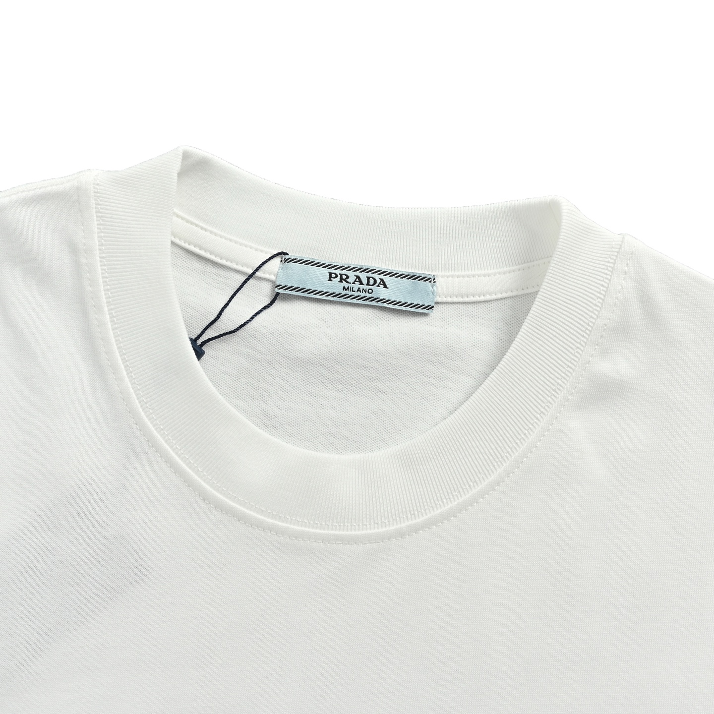Prada/普拉达 字母logo压胶印花短袖 白色-Chinese UA Cheap High Quatity Brand Clothes Bags handbags Sneakers wholesale wholesaler seller from China Factory suppliers Fashion Clothing Shoes best Quality Beautiful Price Prada/普拉达 字母logo压胶印花短袖 白色