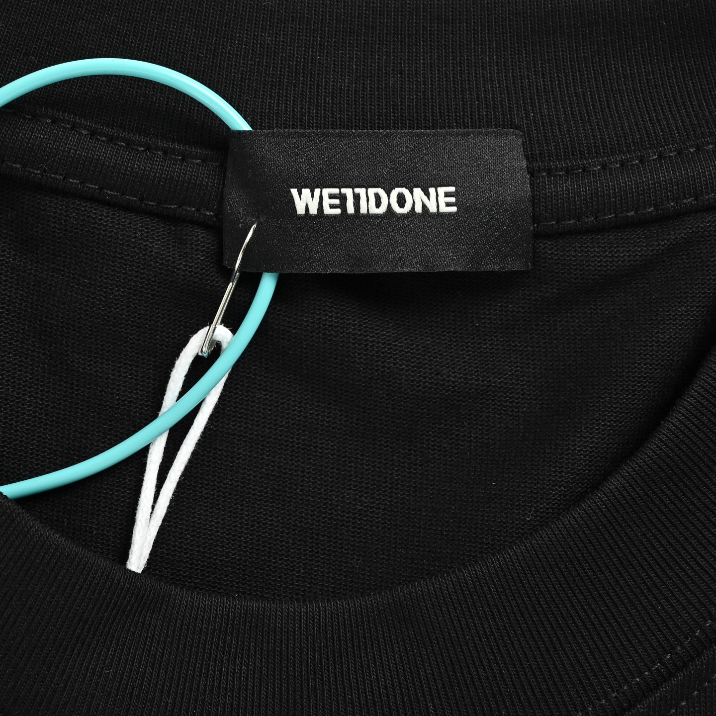 We11 Done 重工象牙珍珠烫钻字母短袖 黑色-Top High Quatity Cheap Sneakers Fashion Clothing Clothes Bags handbags Shoes of all Brand wholesale With The best Quality And Beautiful Price from China Factory Chinese suppliers wholesaler seller We11 Done 重工象牙珍珠烫钻字母短袖 黑色