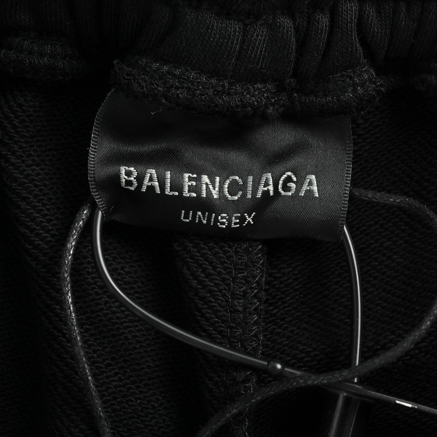 Balenciaga/巴黎世家 经典款刻字logo金属环扣短裤 拉绳松紧腰 黑色-Top High Quatity Cheap Sneakers Fashion Clothing Clothes Bags handbags Shoes of all Brand wholesale With The best Quality And Beautiful Price from China Factory Chinese suppliers wholesaler seller Balenciaga/巴黎世家 经典款刻字logo金属环扣短裤 拉绳松紧腰 黑色