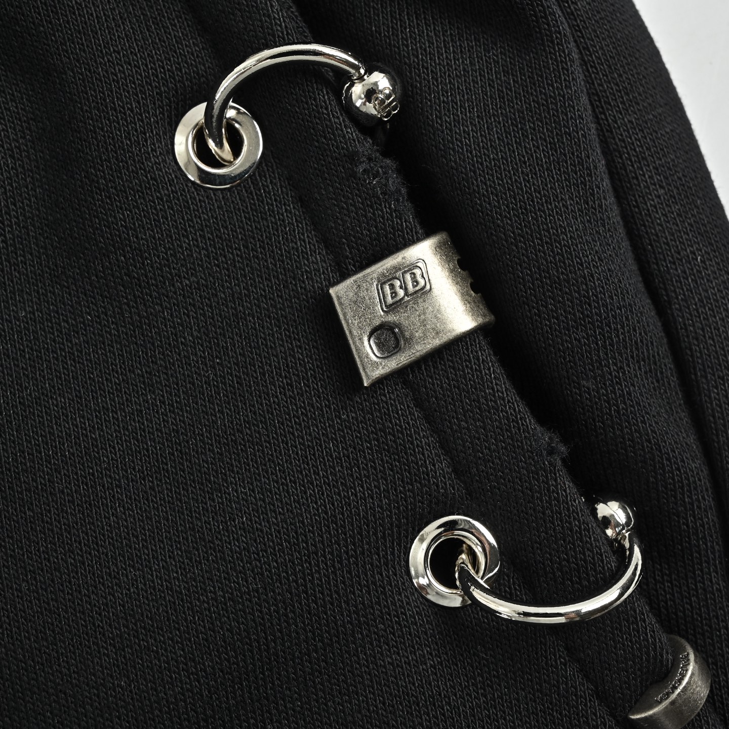 Balenciaga/巴黎世家 经典款刻字logo金属环扣短裤 拉绳松紧腰 黑色-Top High Quatity Cheap Sneakers Fashion Clothing Clothes Bags handbags Shoes of all Brand wholesale With The best Quality And Beautiful Price from China Factory Chinese suppliers wholesaler seller Balenciaga/巴黎世家 经典款刻字logo金属环扣短裤 拉绳松紧腰 黑色