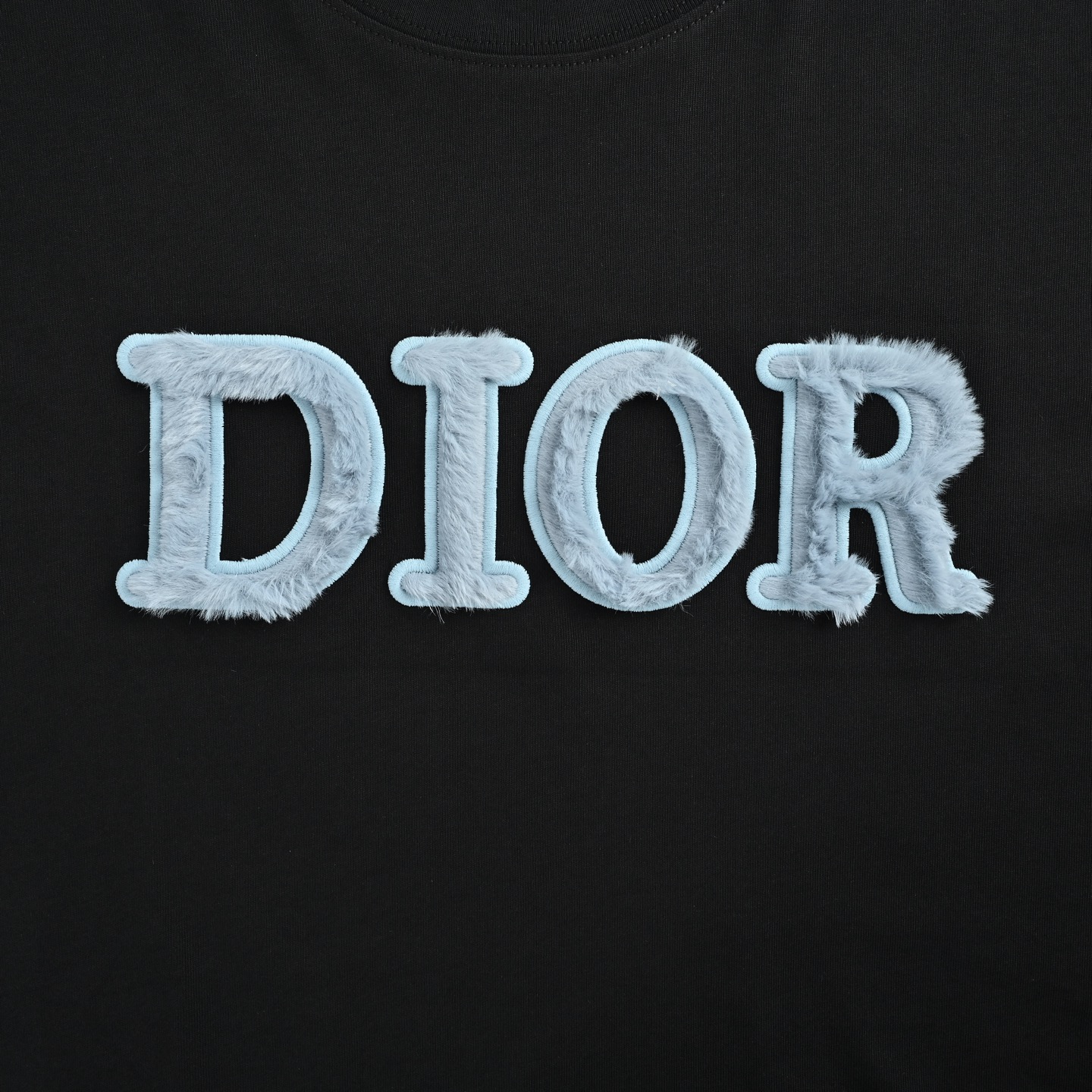 Dior/迪奥 毛绒字母logo短袖 黑色 白色-Top High Quatity Cheap Sneakers Fashion Clothing Clothes Bags handbags Shoes of all Brand wholesale With The best Quality And Beautiful Price from China Factory Chinese suppliers wholesaler seller Dior/迪奥 毛绒字母logo短袖 黑色 白色