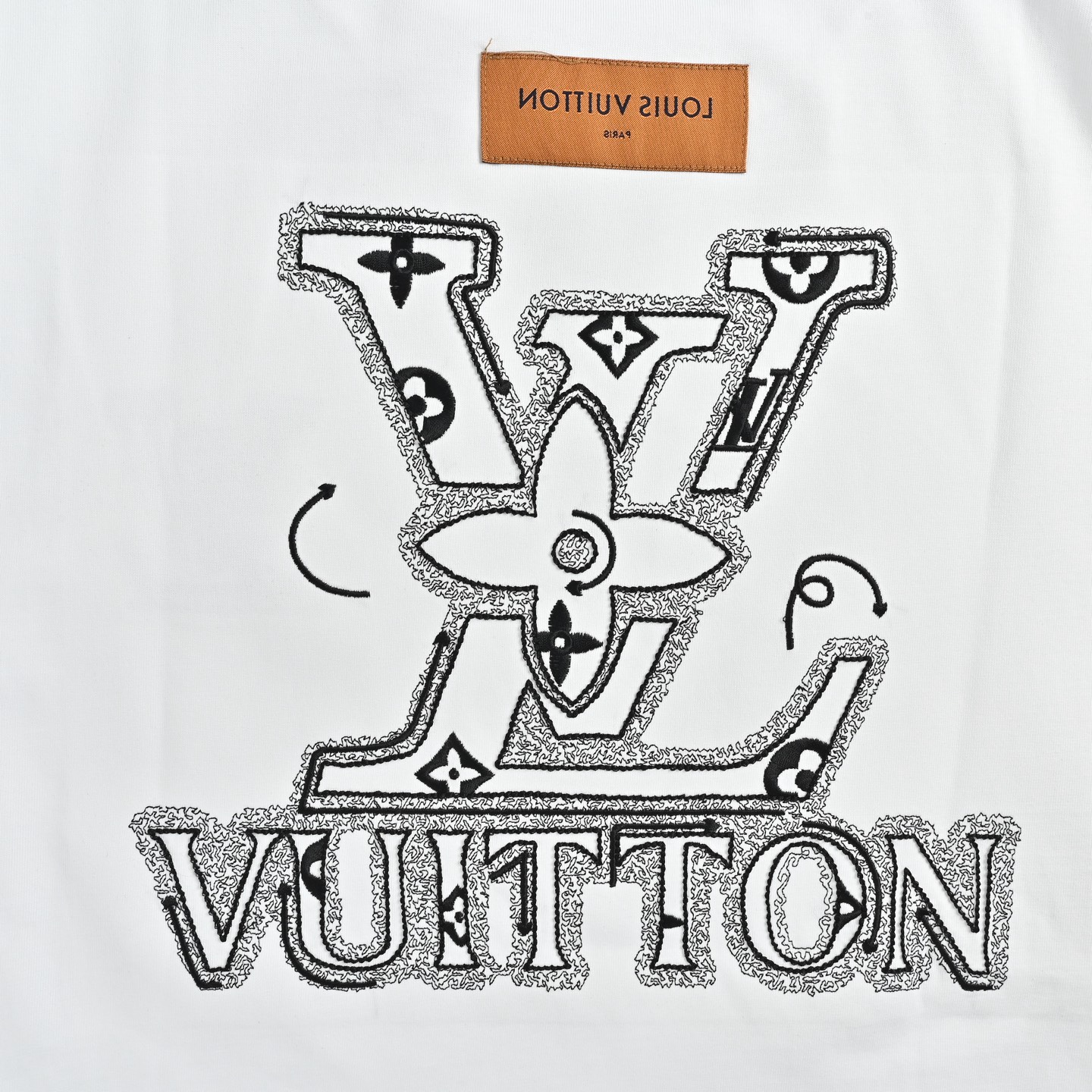 Louis Vuitton/路易威登 26ss 前后字母logo刺绣短袖 黑色 白色