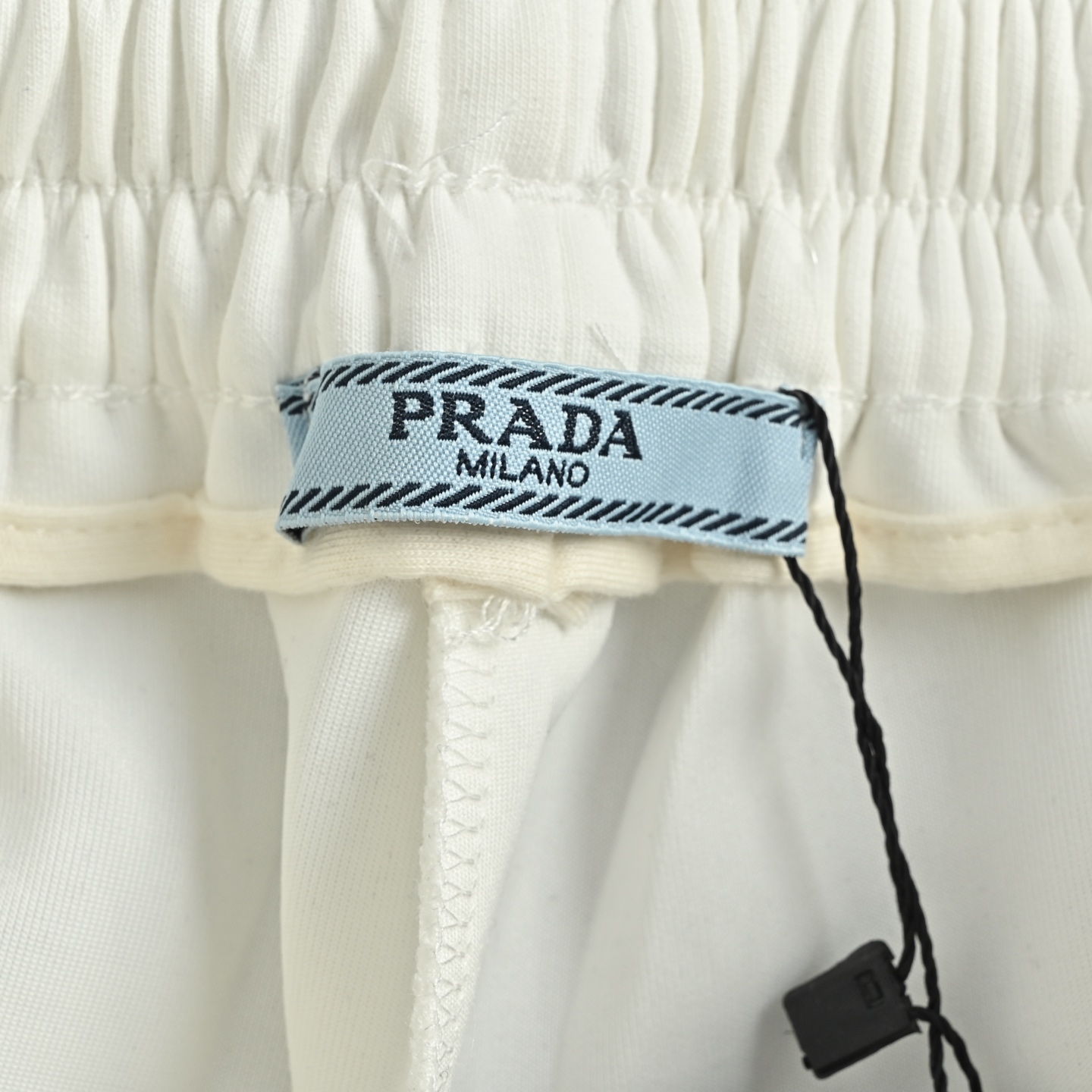 Prada/普拉达 刺绣字母徽标短裤 黑色-Chinese UA Cheap High Quatity Brand Clothes Bags handbags Sneakers wholesale wholesaler seller from China Factory suppliers Fashion Clothing Shoes best Quality Beautiful Price Prada/普拉达 刺绣字母徽标短裤 黑色