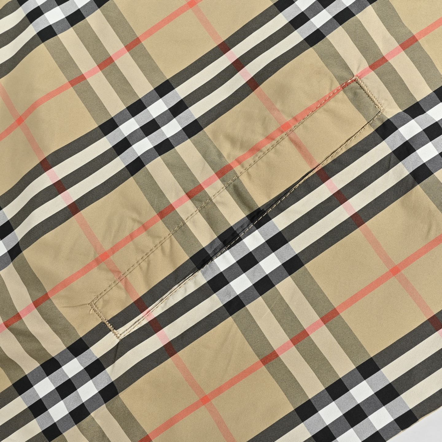 Burberry/巴宝莉 双面格子翻领夹克外套-莆田鞋,莆田鞋货源,高仿鞋,高仿鞋货源,安福档口,莆田高仿鞋,莆田鞋批发,高仿鞋批发,莆田高仿运动鞋,高仿运动鞋,莆田运动鞋 Burberry/巴宝莉 双面格子翻领夹克外套