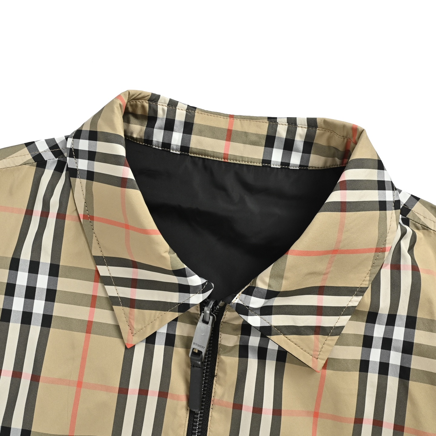 Burberry/巴宝莉 双面格子翻领夹克外套-莆田鞋,莆田鞋货源,高仿鞋,高仿鞋货源,安福档口,莆田高仿鞋,莆田鞋批发,高仿鞋批发,莆田高仿运动鞋,高仿运动鞋,莆田运动鞋 Burberry/巴宝莉 双面格子翻领夹克外套