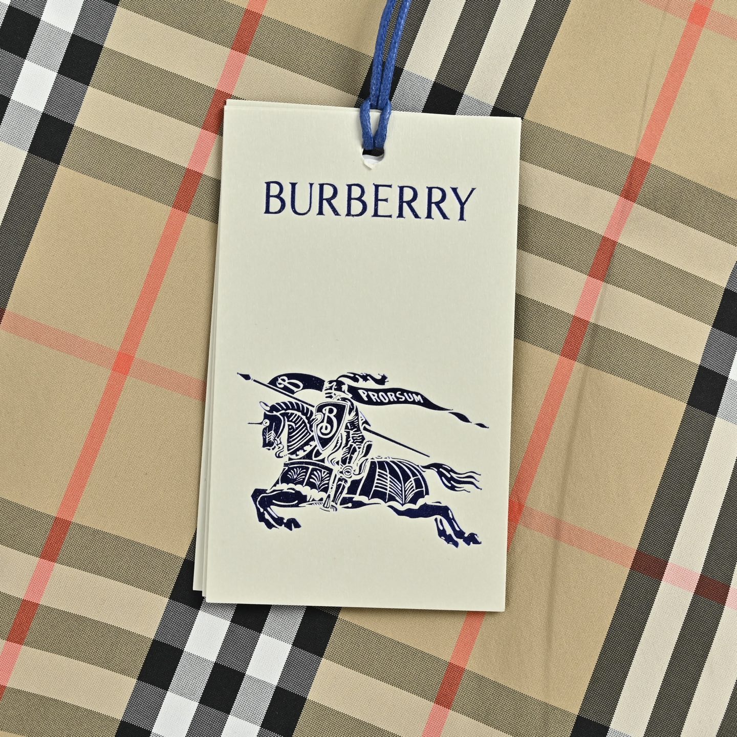Burberry/巴宝莉 双面格子翻领夹克外套-莆田鞋,莆田鞋货源,高仿鞋,高仿鞋货源,安福档口,莆田高仿鞋,莆田鞋批发,高仿鞋批发,莆田高仿运动鞋,高仿运动鞋,莆田运动鞋 Burberry/巴宝莉 双面格子翻领夹克外套