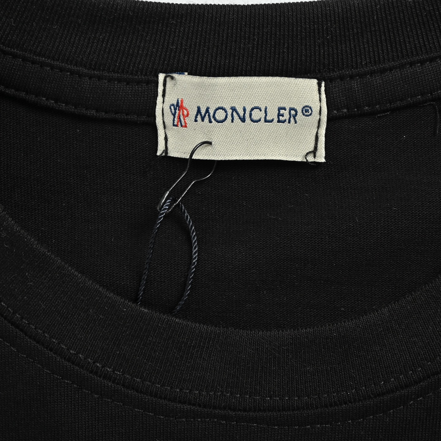 Moncler/蒙口 26ss 限定涂鸦短袖-Chinese UA Cheap High Quatity Brand Clothes Bags handbags Sneakers wholesale wholesaler seller from China Factory suppliers Fashion Clothing Shoes best Quality Beautiful Price Moncler/蒙口 26ss 限定涂鸦短袖